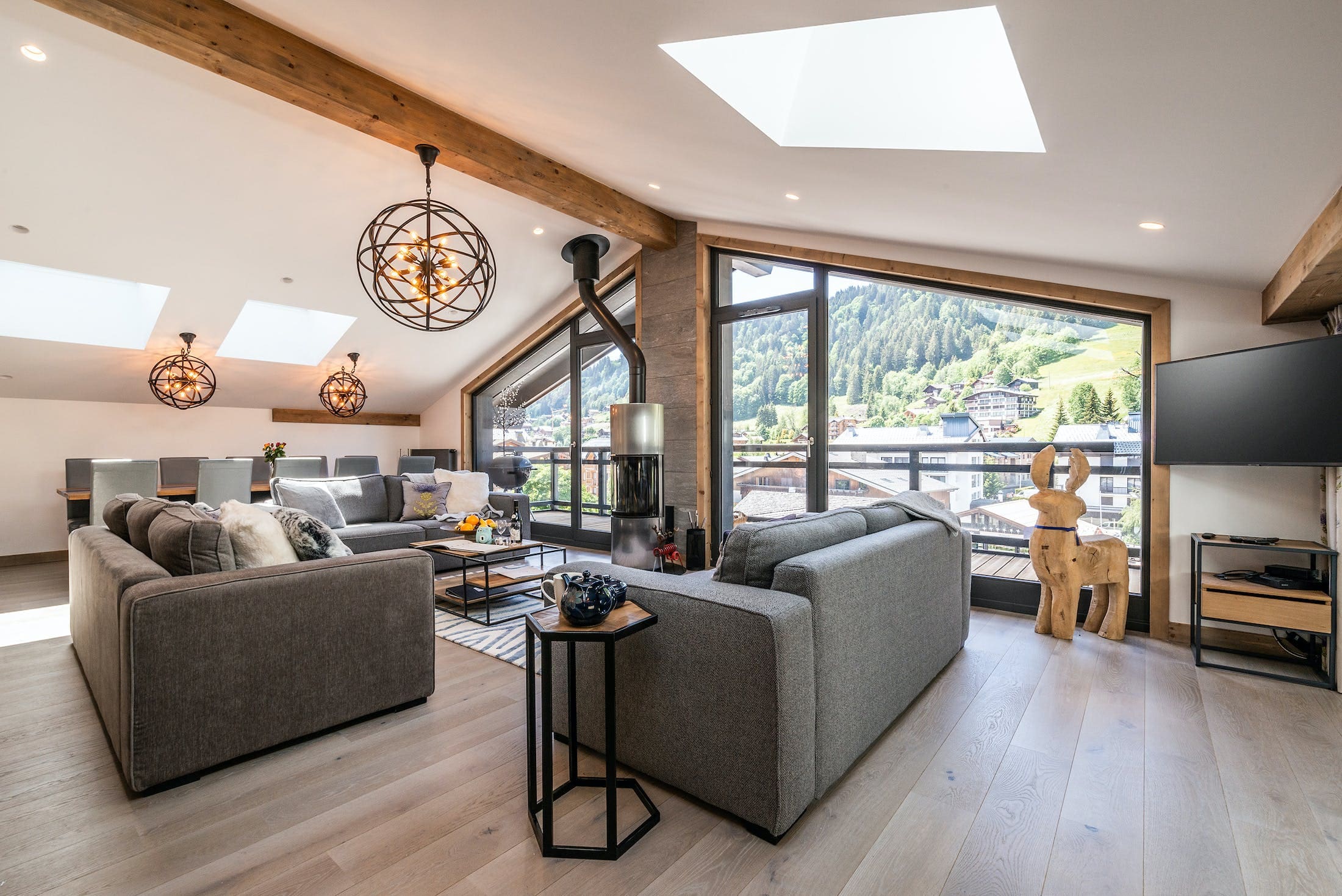 Chalet Mont Chéry Les Gets Les Gets: Luxury 5-Bedroom Penthouse with Stunning Mountain Views, Les Gets