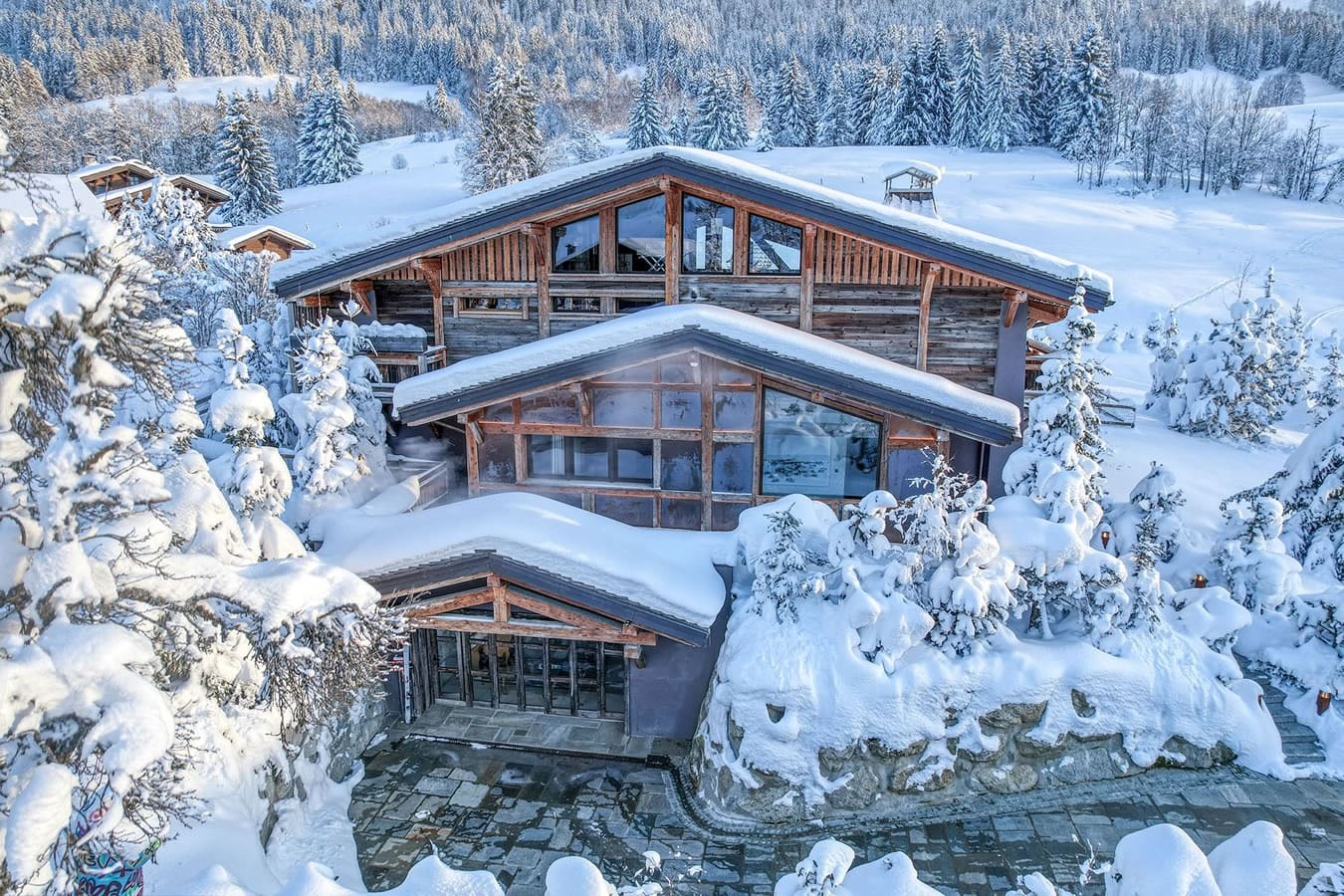 Chalet Montagne Megève: Luxury 6-Bedroom Chalet with Pool and Hot Tub, Megève