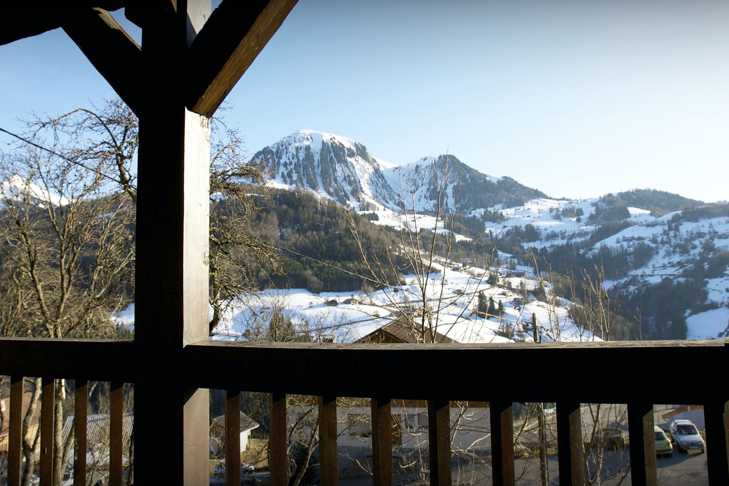Chalet Montagnette Manigod: 4-Bedroom Ski Chalet with Mountain Views, Upper Savoy