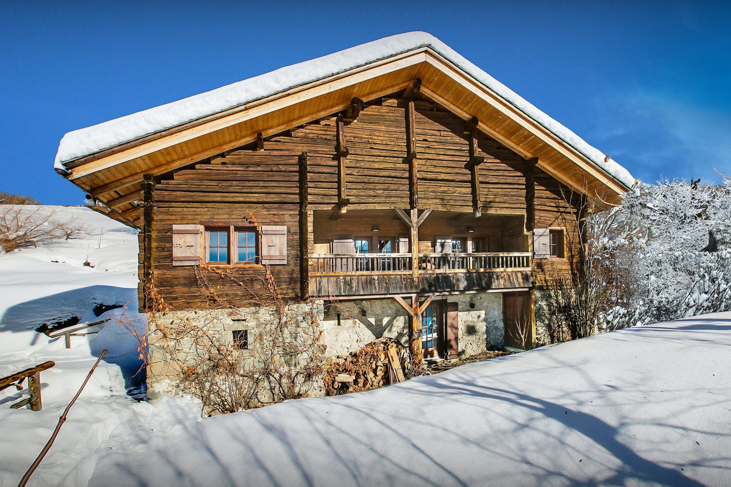 Chalet Montagnette Manigod: 4-Bedroom Ski Chalet with Mountain Views, Upper Savoy