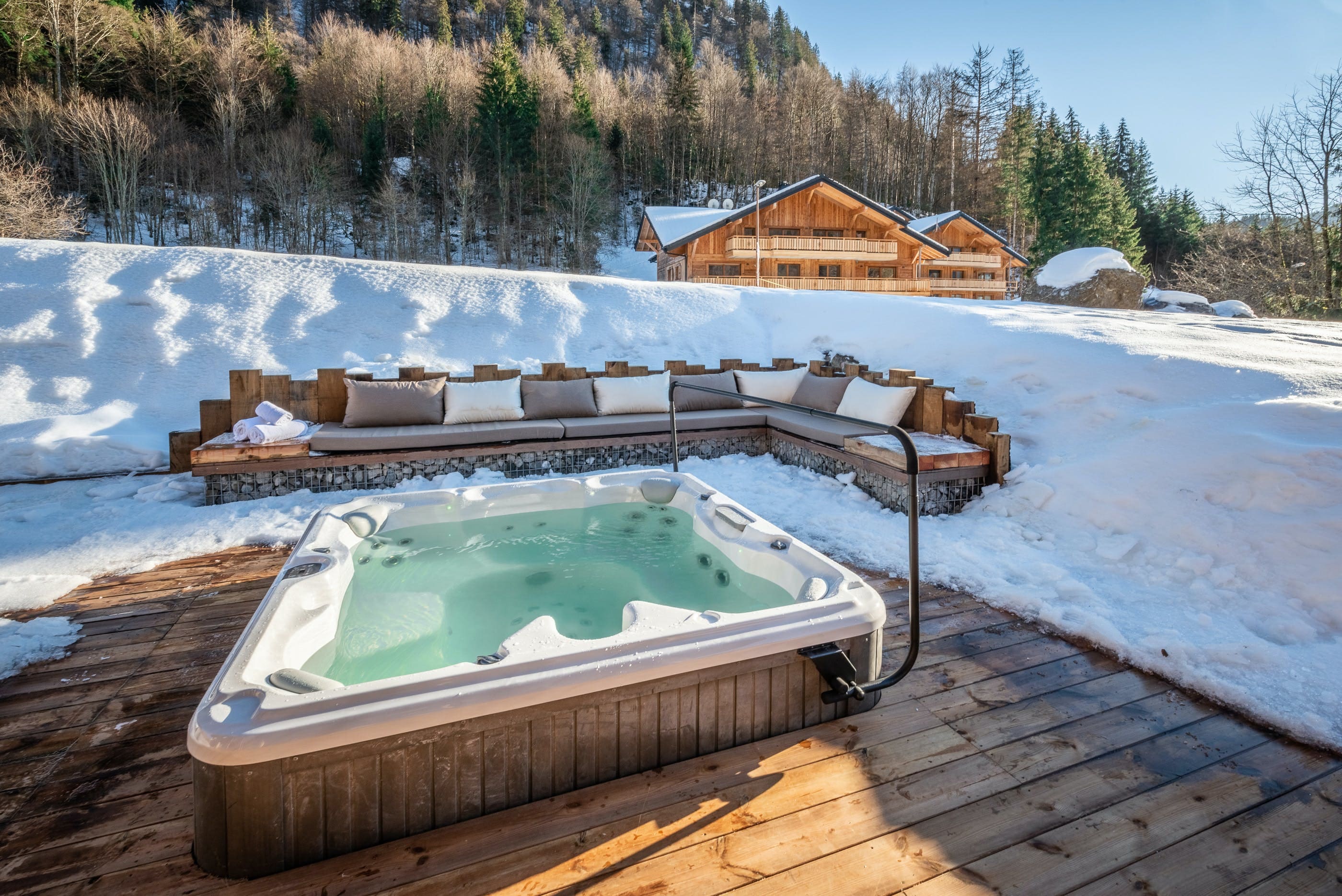 Chalet Montriond Morzine Morzine 2: 4-Bedroom Luxury Ski Chalet with Hot Tub, Morzine