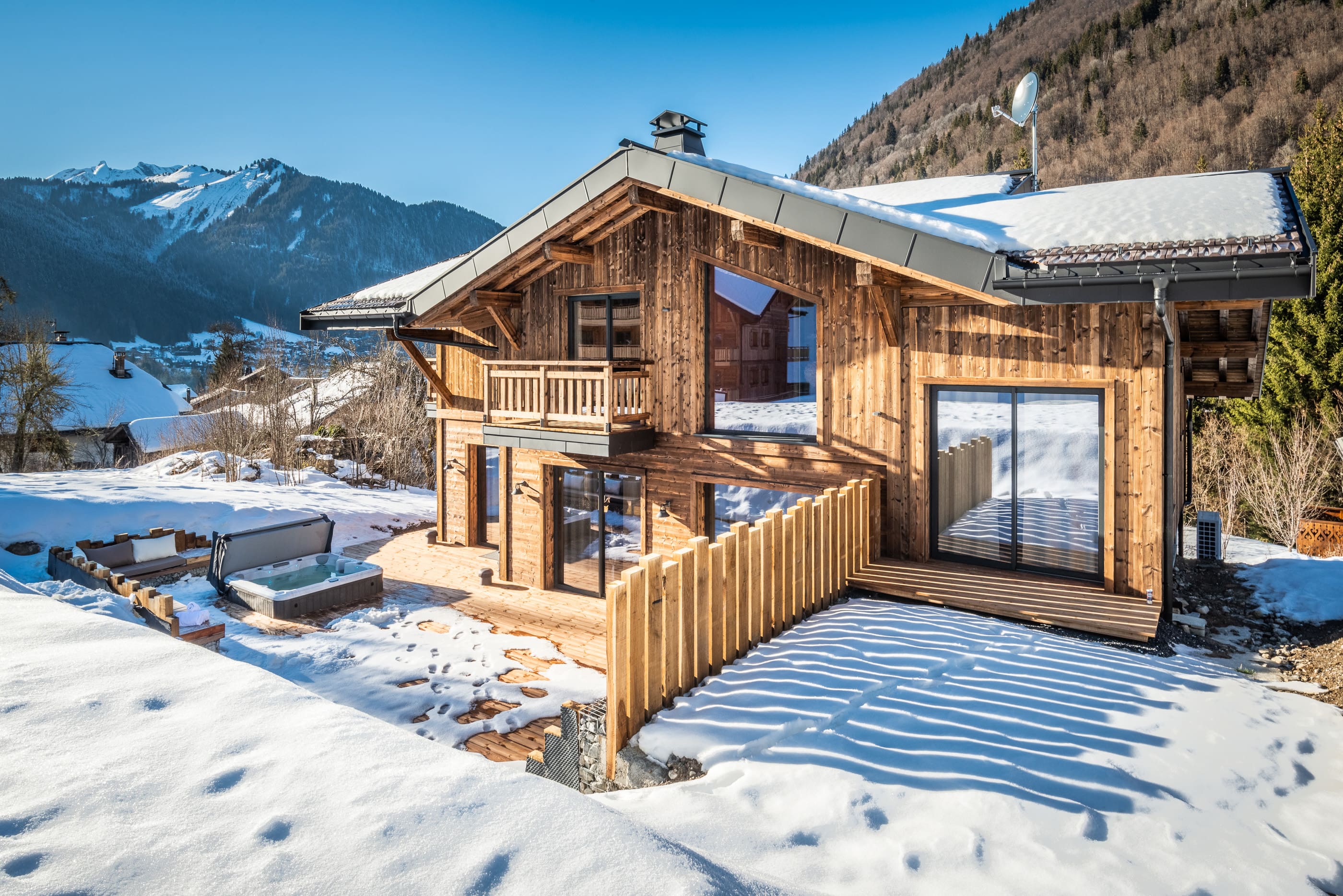 Chalet Montriond Morzine Morzine 2: 4-Bedroom Luxury Ski Chalet with Hot Tub, Morzine