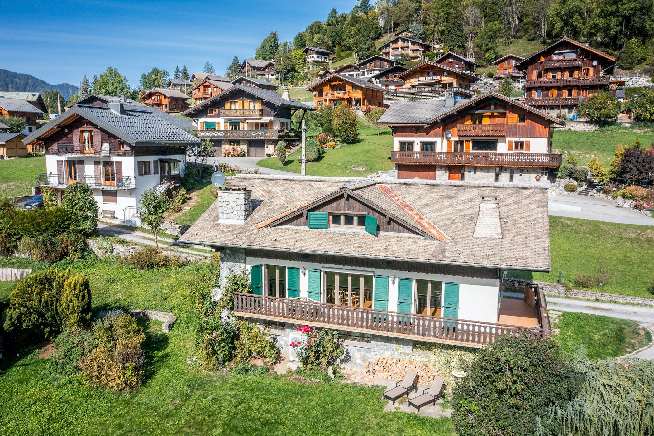 Chalet Montriond Morzine Morzine: Luxury 5-Bedroom Villa with Stunning Mountain Views, Morzine