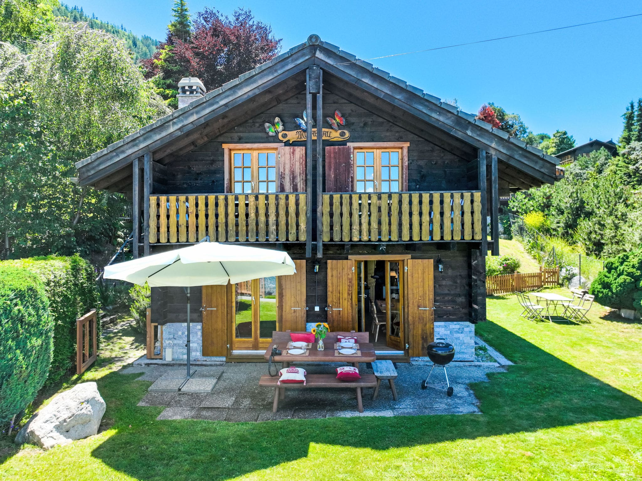 Chalet Moranda Nendaz: Stunning 4-Bedroom Family Chalet with Mountain Views Near 4 Vallées Ski Resort