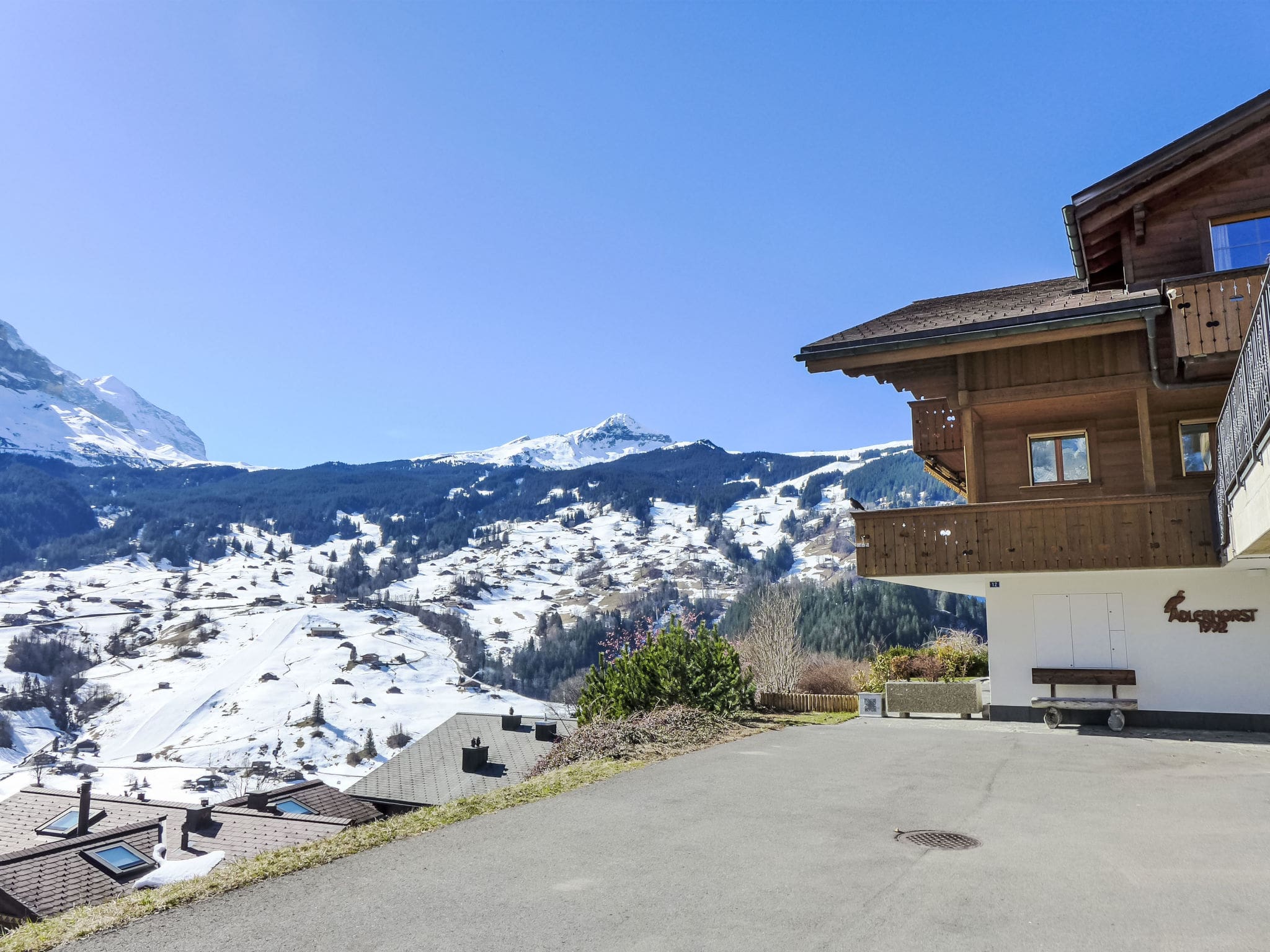 Chalet Oberer Grindelwald: Luxury 2-Bedroom Alpine Apartment with Mountain Views and Modern Amenities in Grindelwald Switzerland