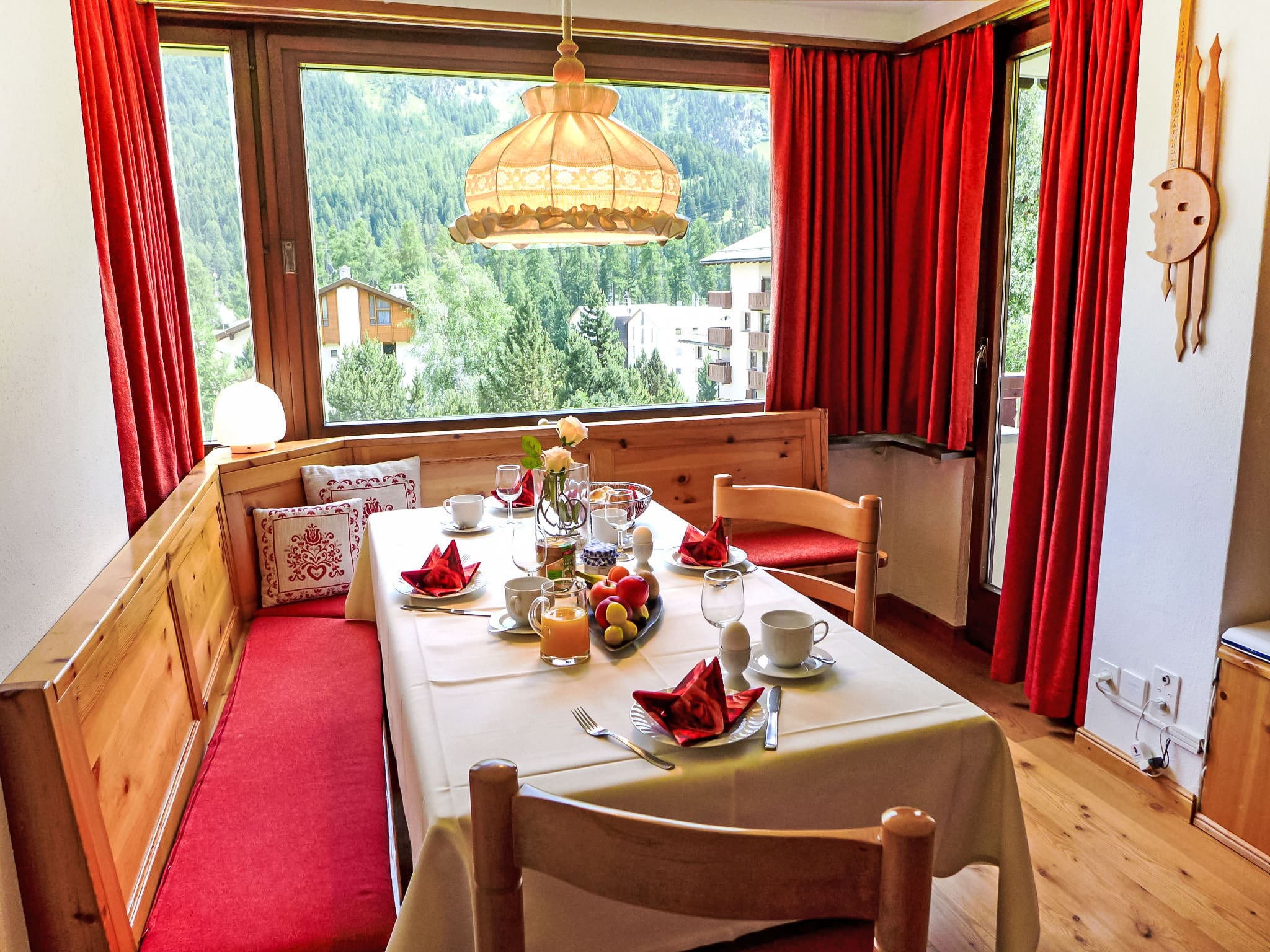 Chalet Piz St. Moritz: Comfortable Mountain Apartment with Stunning Alpine Views and Premium Location in Switzerland