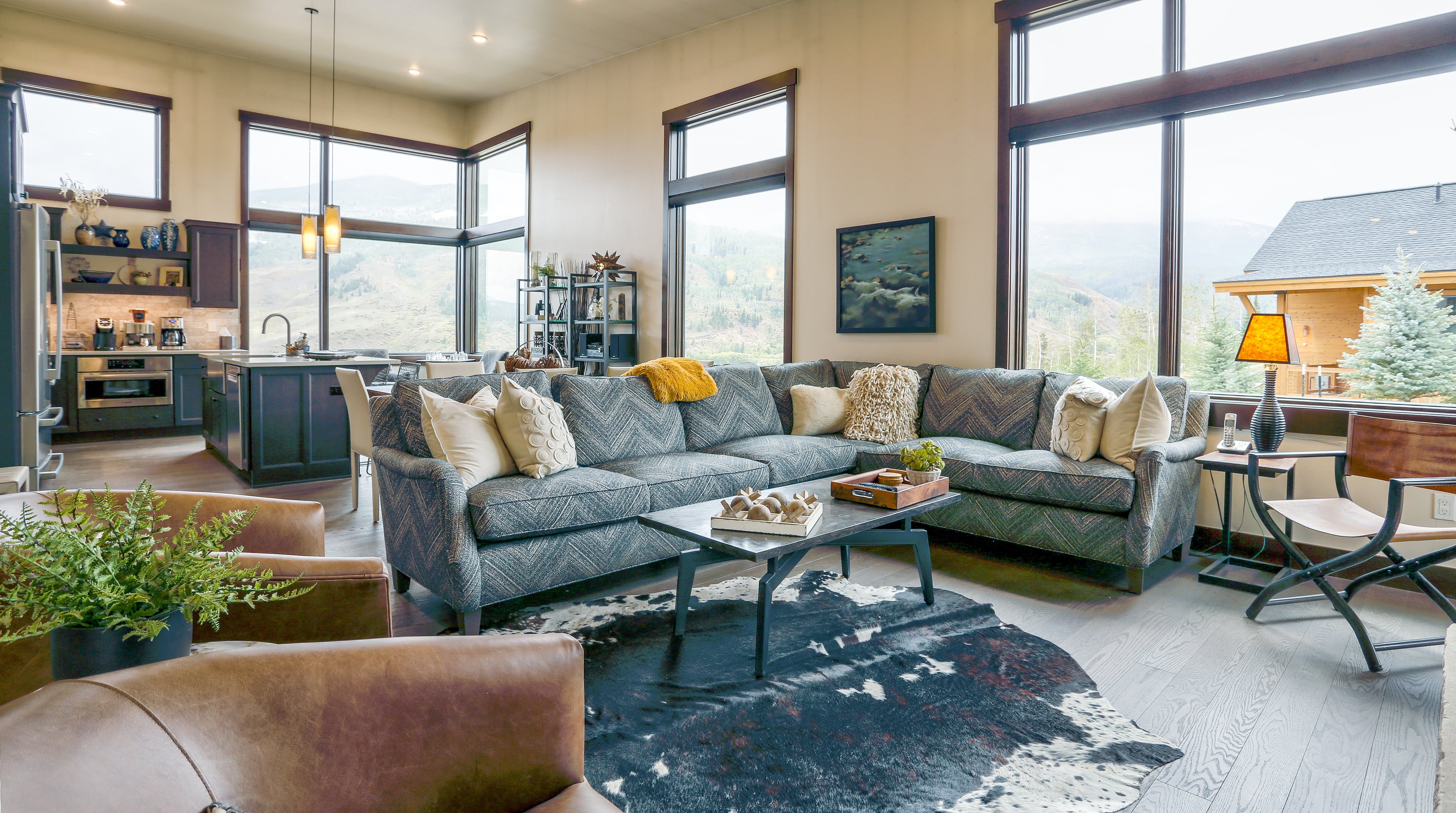 Chalet Quandary Dillon: 4-Bedroom Ski Chalet with Hot Tub and Lake Views, Dillon