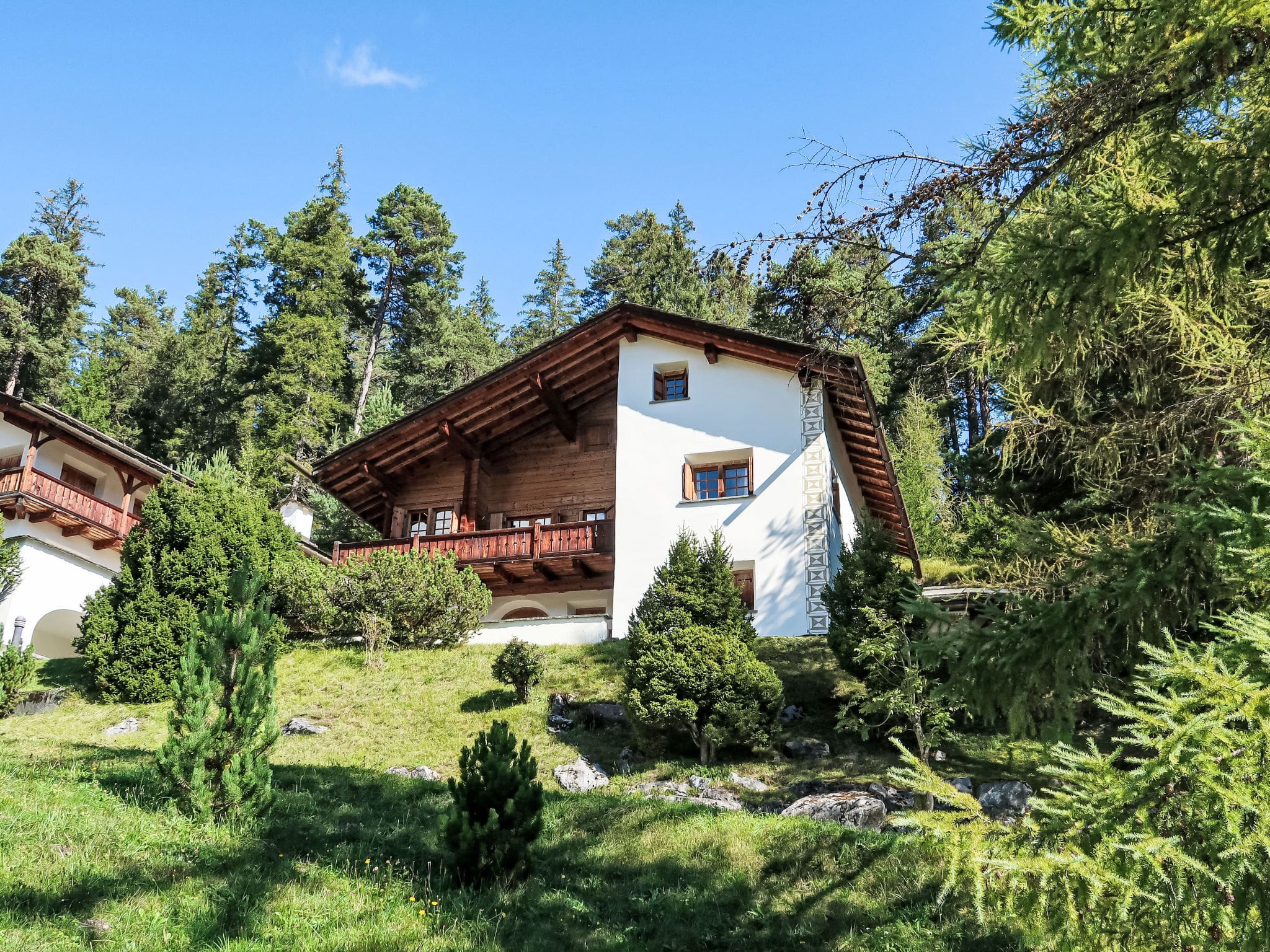 Chalet Rusenna Laax: Luxury Three-Bedroom Mountain Chalet with Stunning Alpine Views in the Swiss Alps