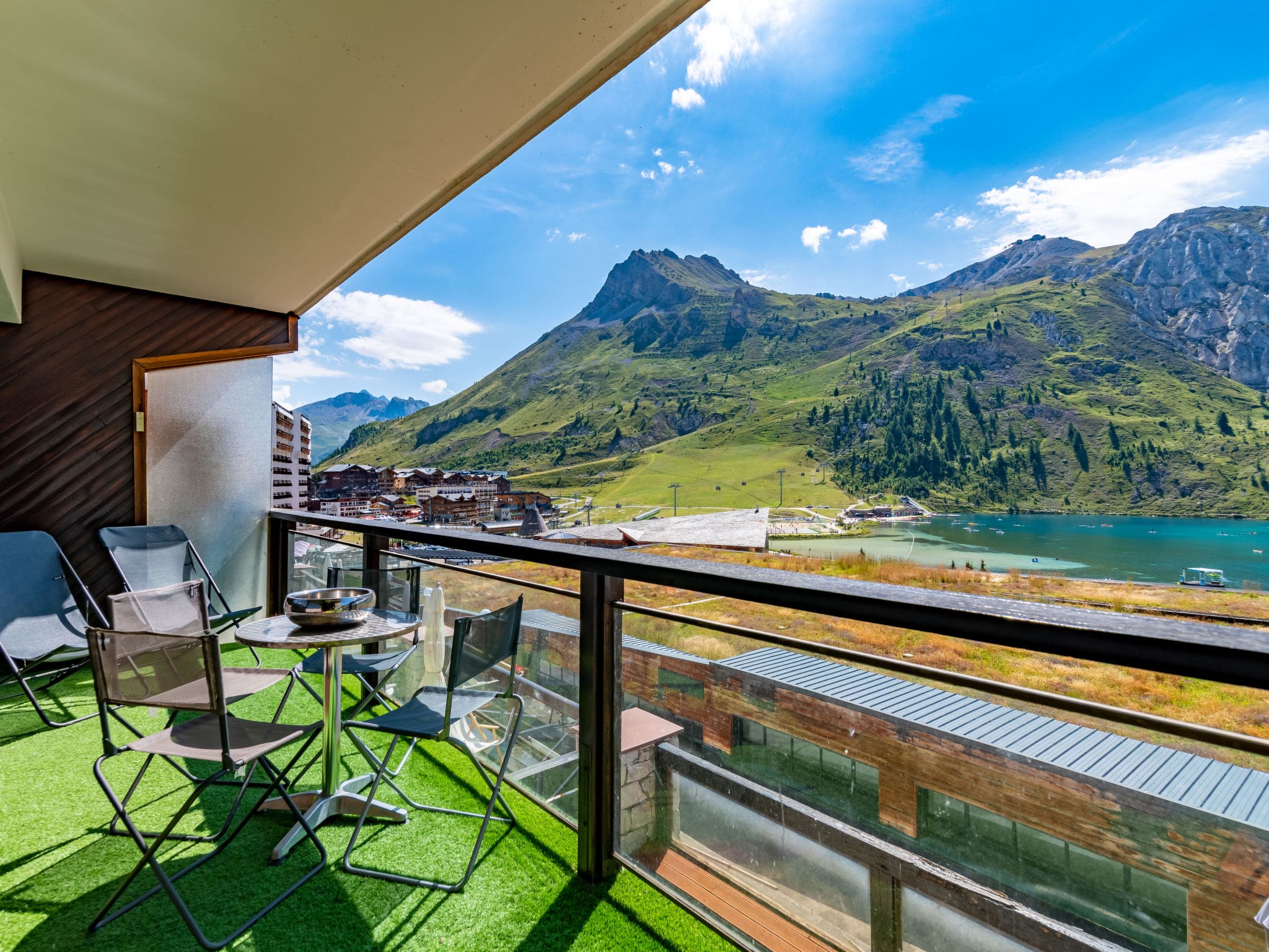 Chalet Sassiere Tignes: Luxury 2-Bedroom Ski Apartment with Stunning Lake and Mountain Views in the Heart of Tignes