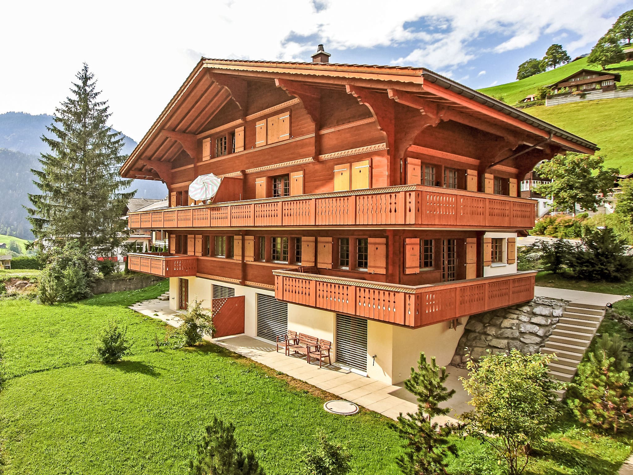 Chalet Scheidegg Grindelwald: Premium 3-Bedroom Mountain Chalet with Spectacular Eiger Views and Ski Access
