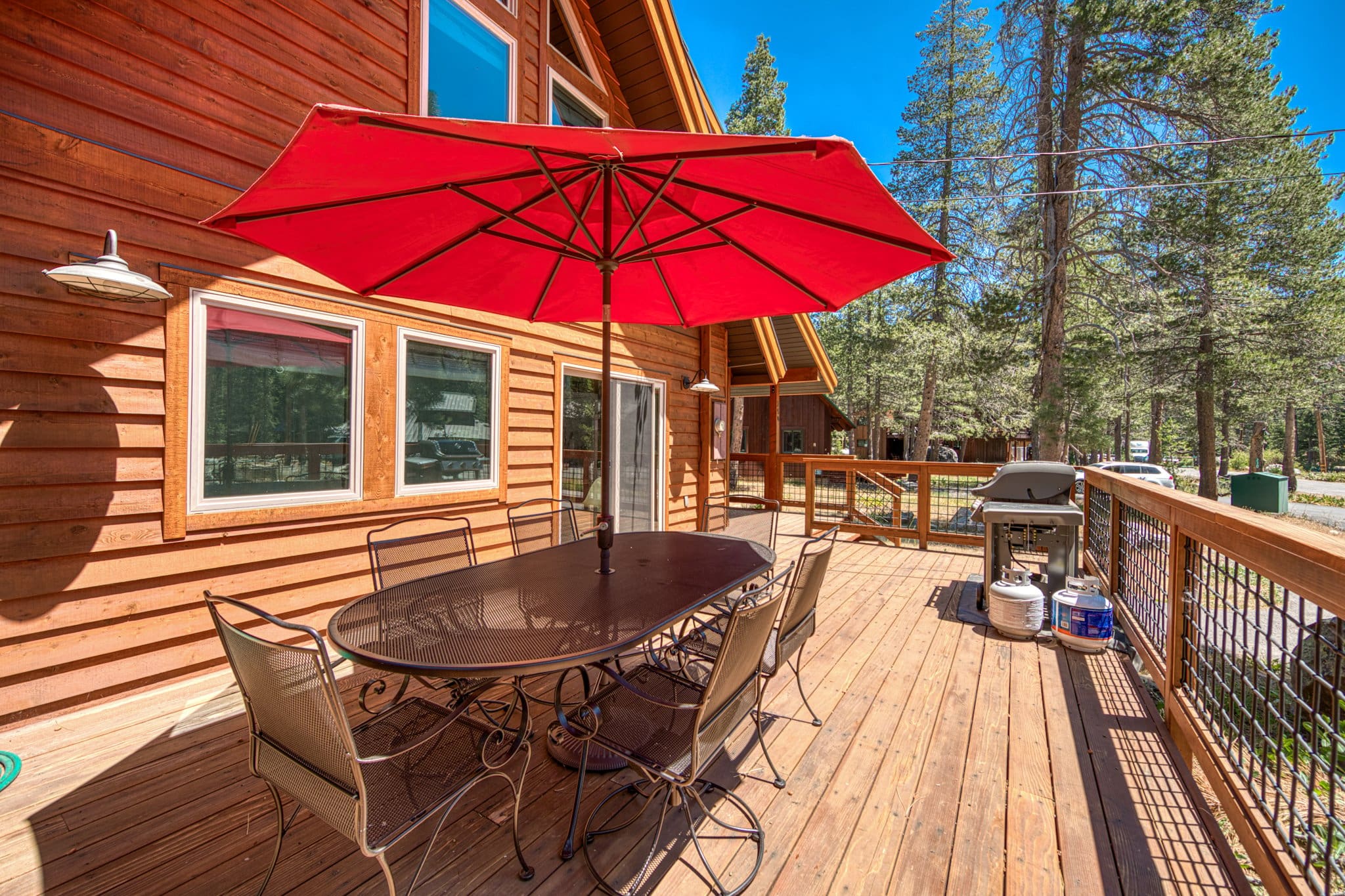 Chalet Sierra Tahoe West Tahoe: Luxury 3-Bedroom Villa with Hot Tub, Lake Tahoe