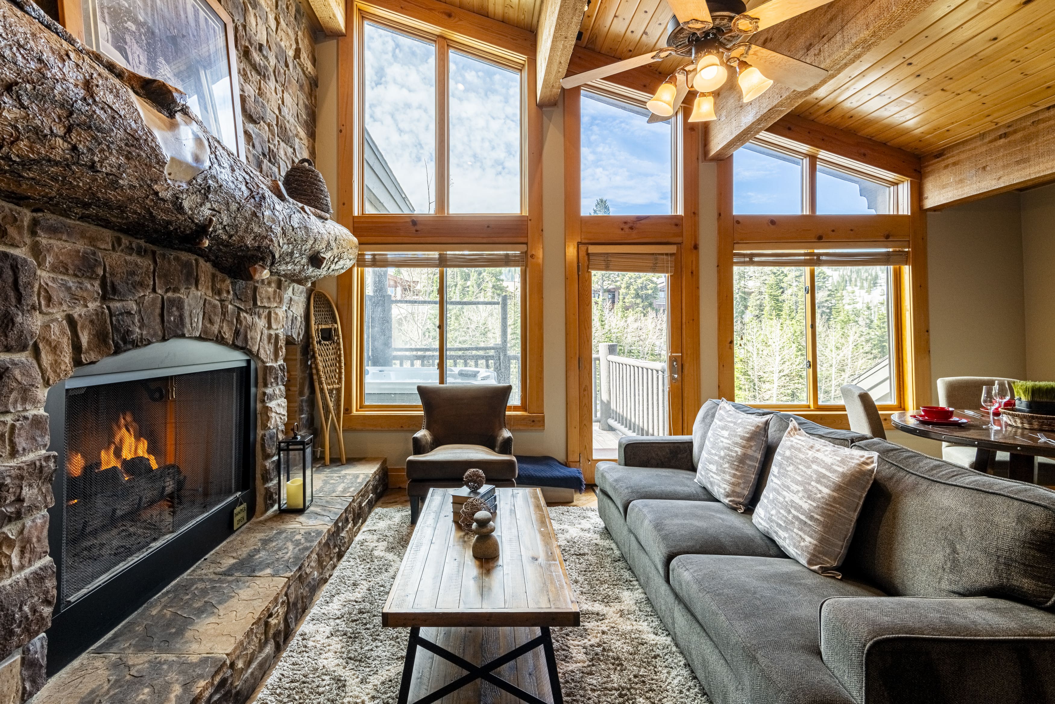 Chalet Solstice ParkCity: Luxury 3-Bedroom Ski Chalet with Private Hot Tub, Park City