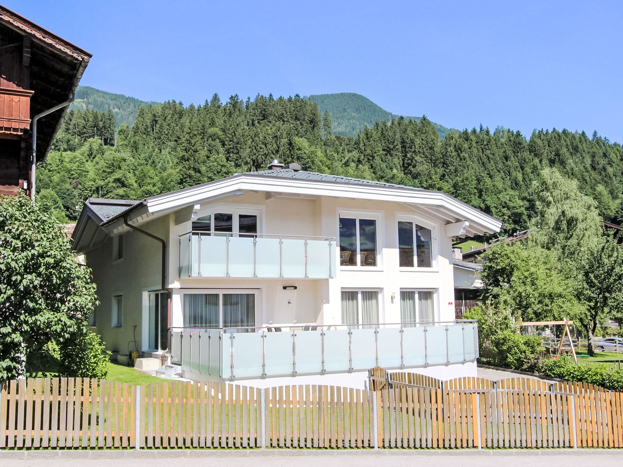Chalet Spieljogal Fügen: Stunning 4-Bedroom Mountain Chalet with Sauna and Ski Access in the Heart of Austria’s Zillertal Valley