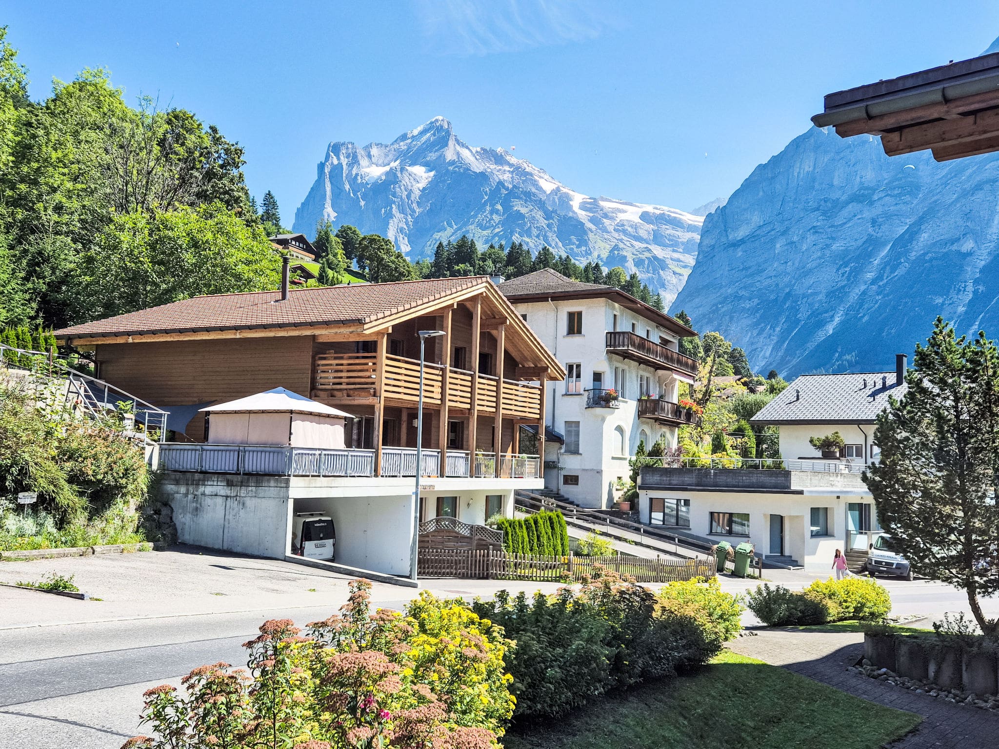 Chalet Spillstatt Grindelwald: Modern Alpine Apartment with Mountain Views and Ski Access in the Swiss Alps