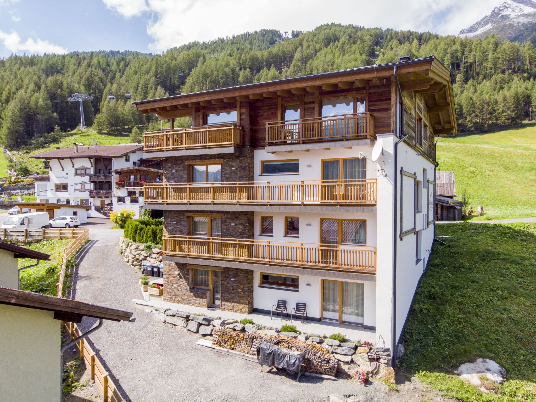 Chalet Stubai Sölden: Modern 2-Bedroom Alpine Apartment with Ski-to-Door Access and Mountain Views in Austria