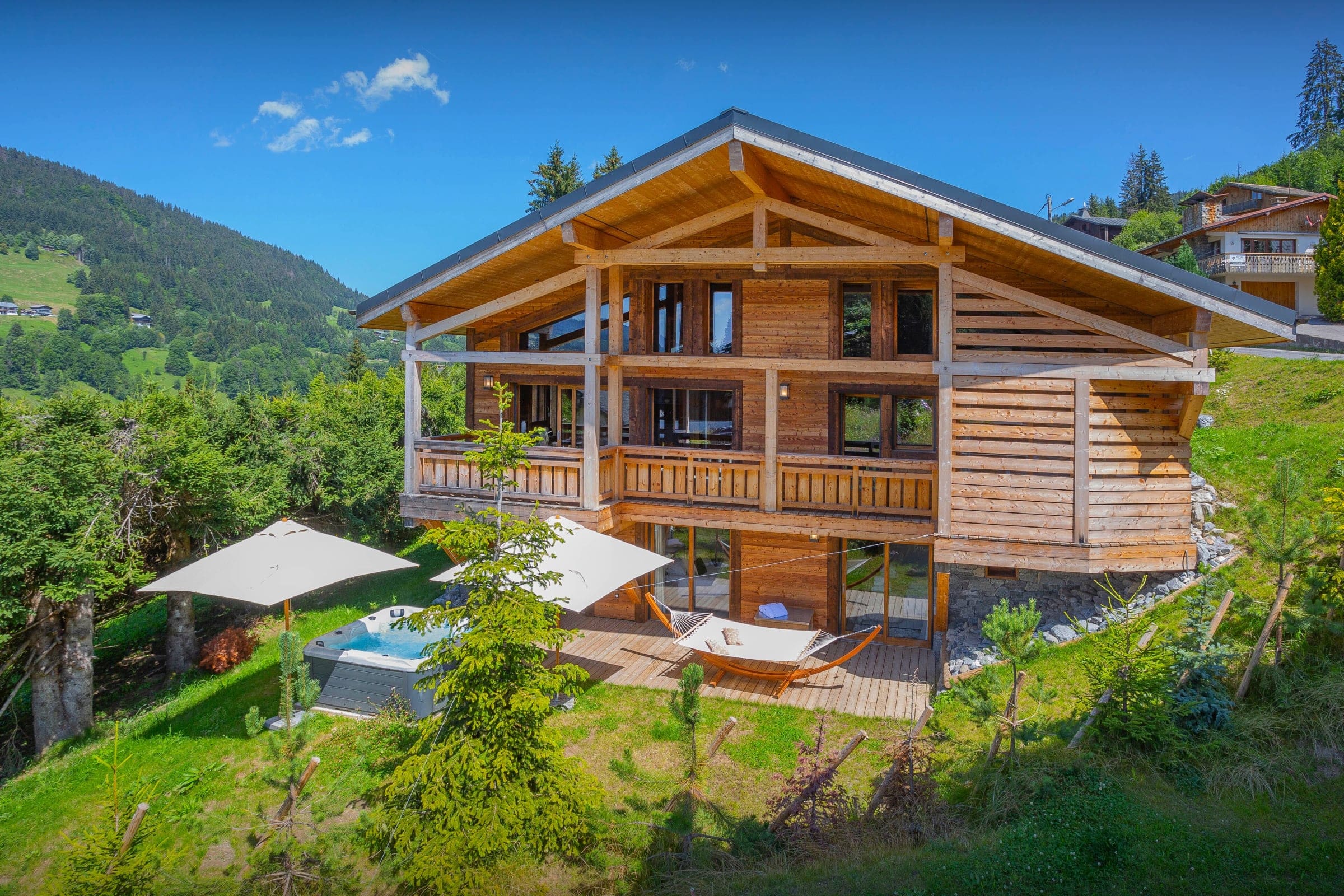 Chalet Truc Saint-Gervais: Exquisite 5-Bedroom Chalet with Hot Tub and Sauna, Upper Savoy