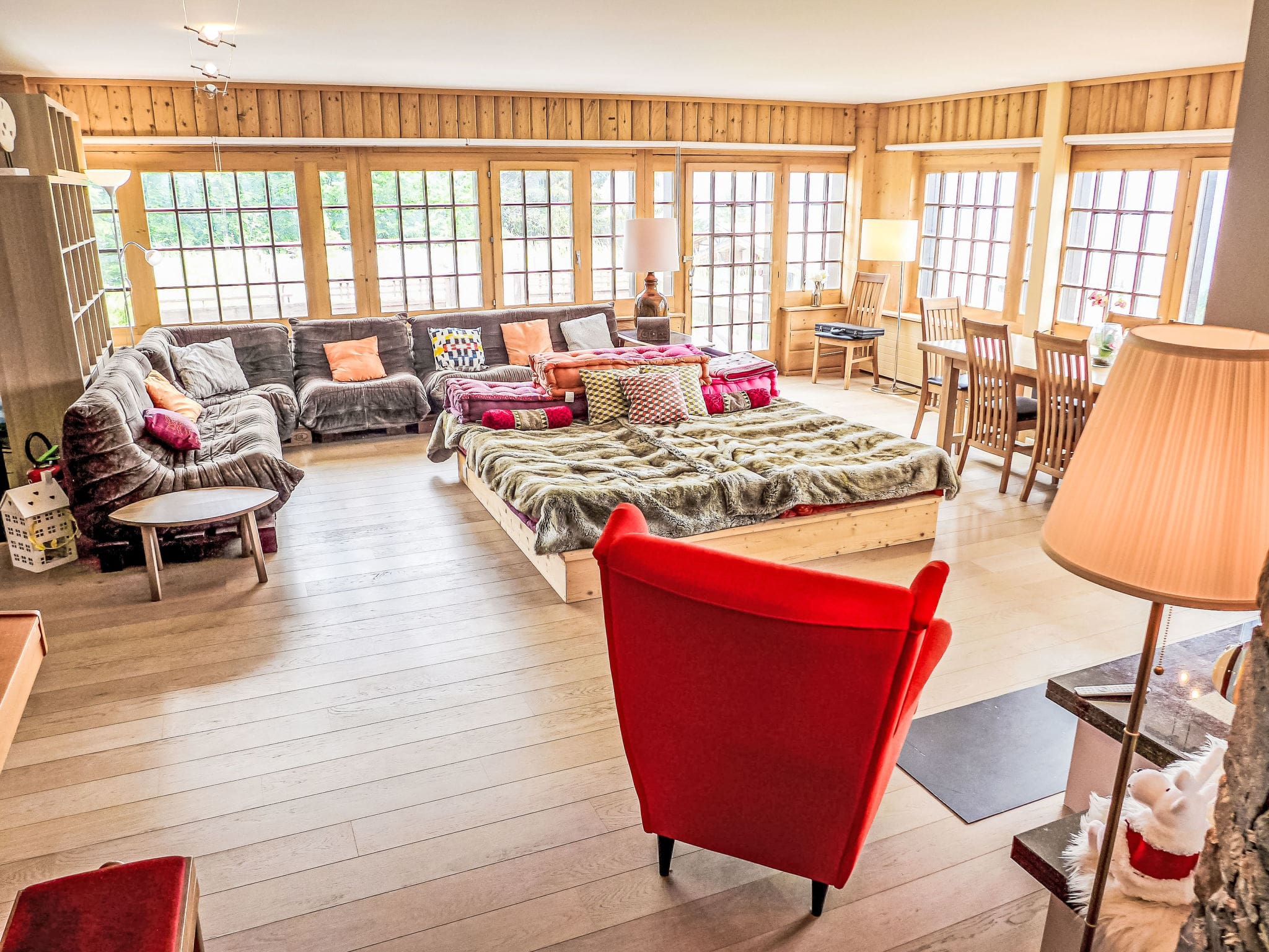 Chalet Tsalion Crans-Montana: Stunning 3-Bedroom Mountain Chalet with Lake Views and Ski Access in Swiss Alps