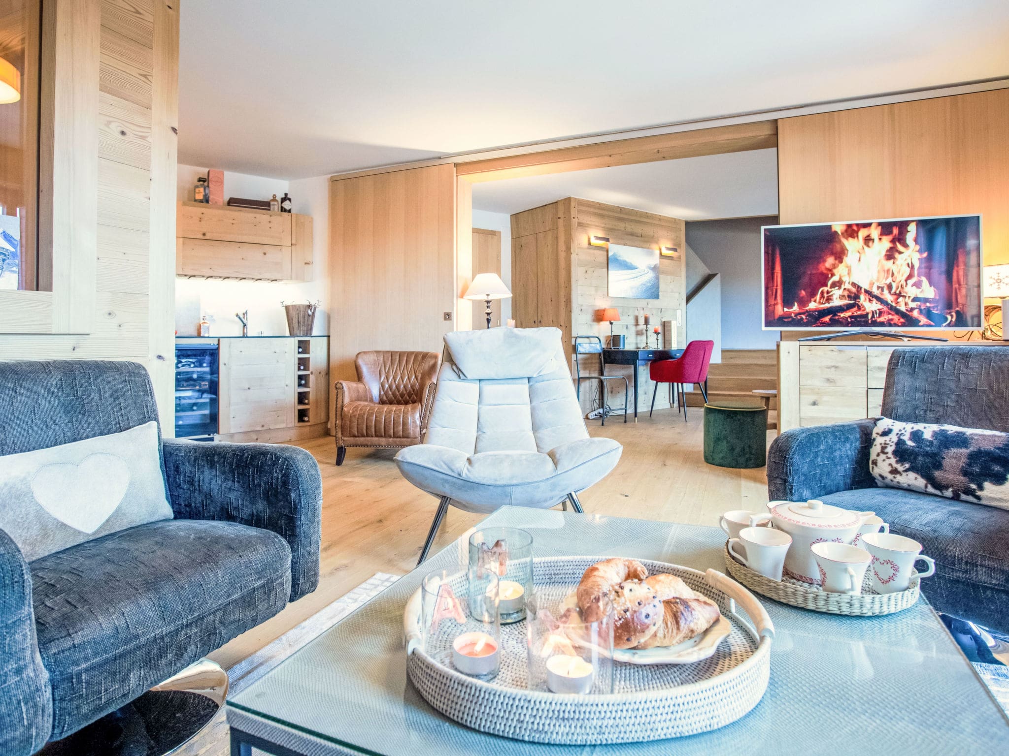 Chalet Tsavolire Villars: Stunning 5-Bedroom Mountain Chalet with Panoramic Alpine Views and Modern Amenities in Switzerland