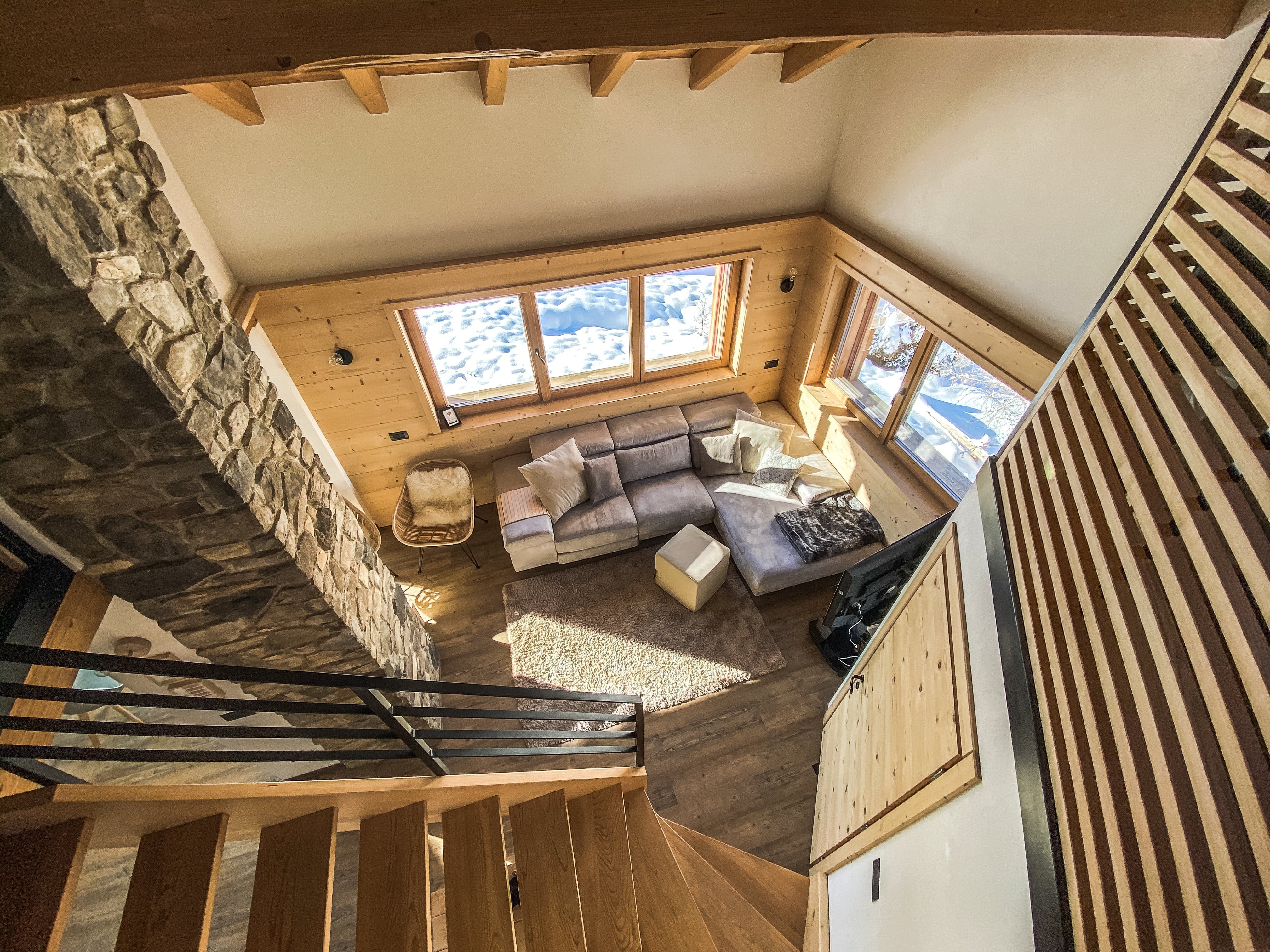 Chalet Valtellina Sondrio: Luxury 4-Bedroom Penthouse with Sauna and Ski Access, Sondrio