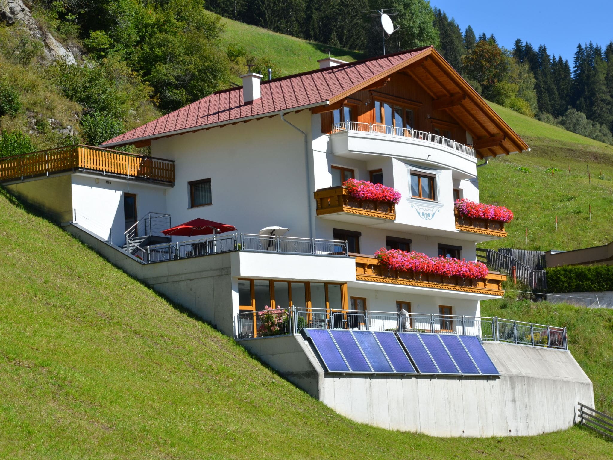 Chalet Verbellaalp Kappl: Spacious 5-Bedroom Alpine Apartment with Mountain Views and Ski Access in Austrian Tyrol