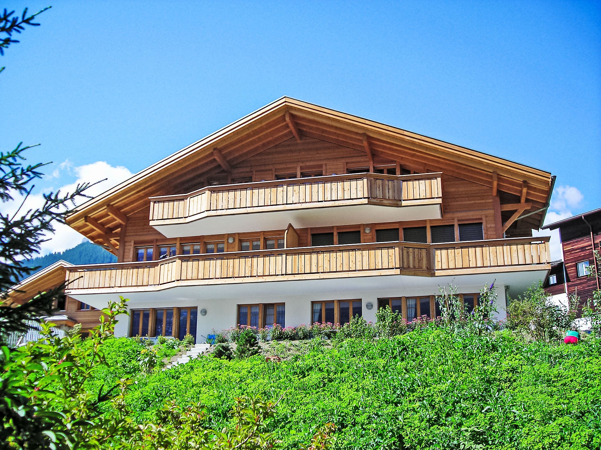 Chalet Wildgärst Grindelwald: Luxury 4-Bedroom Alpine Chalet with Mountain Views and Ski Access in Swiss Alps