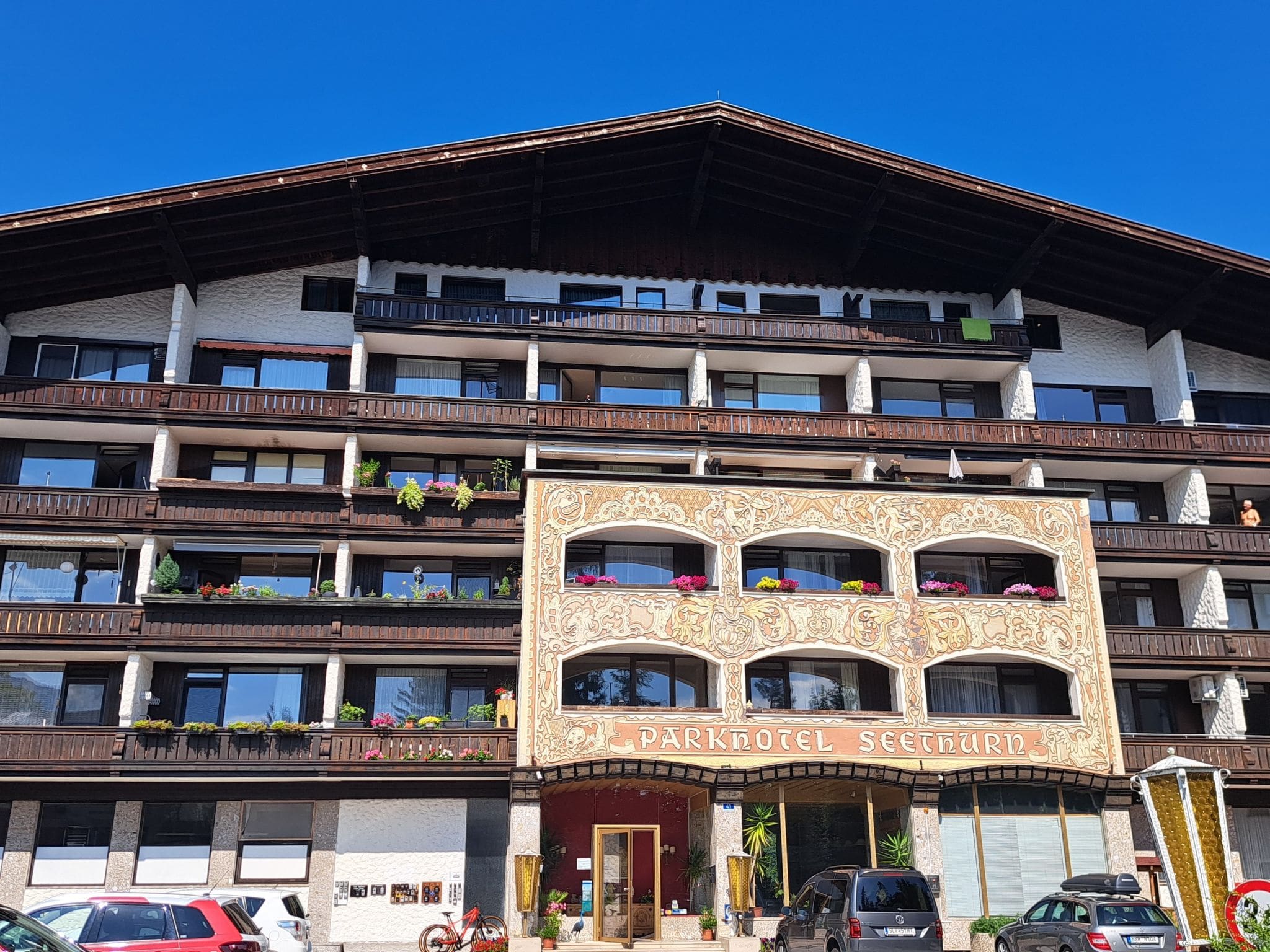 Chalet Wolfgangsee Strobl: Stunning 4-Bedroom Penthouse with Panoramic Lake Views and Large Terrace in Austrian Lakes