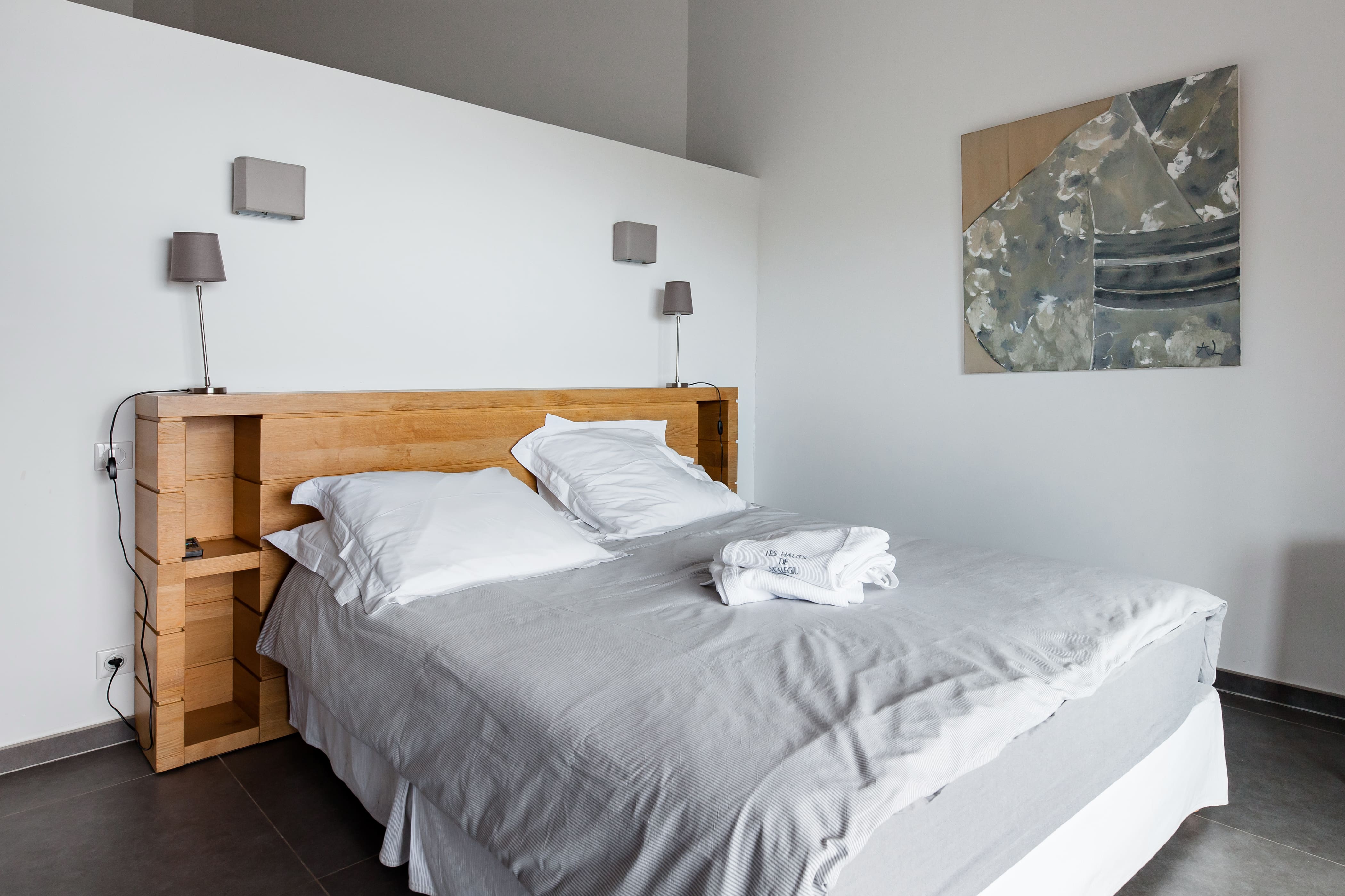 Château Amandier Corsica: 5-Bedroom Luxury Apartment with Stunning Sea Views, Corsica