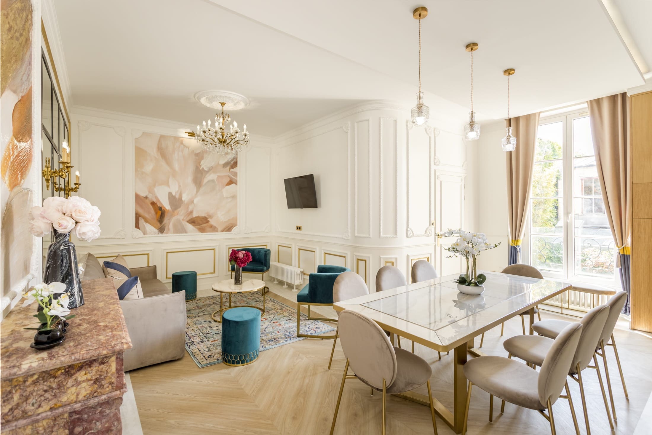 Château Balzac Saint-Germain: Elegant 2-Bedroom Townhouse in Saint Germain des Prés, Paris
