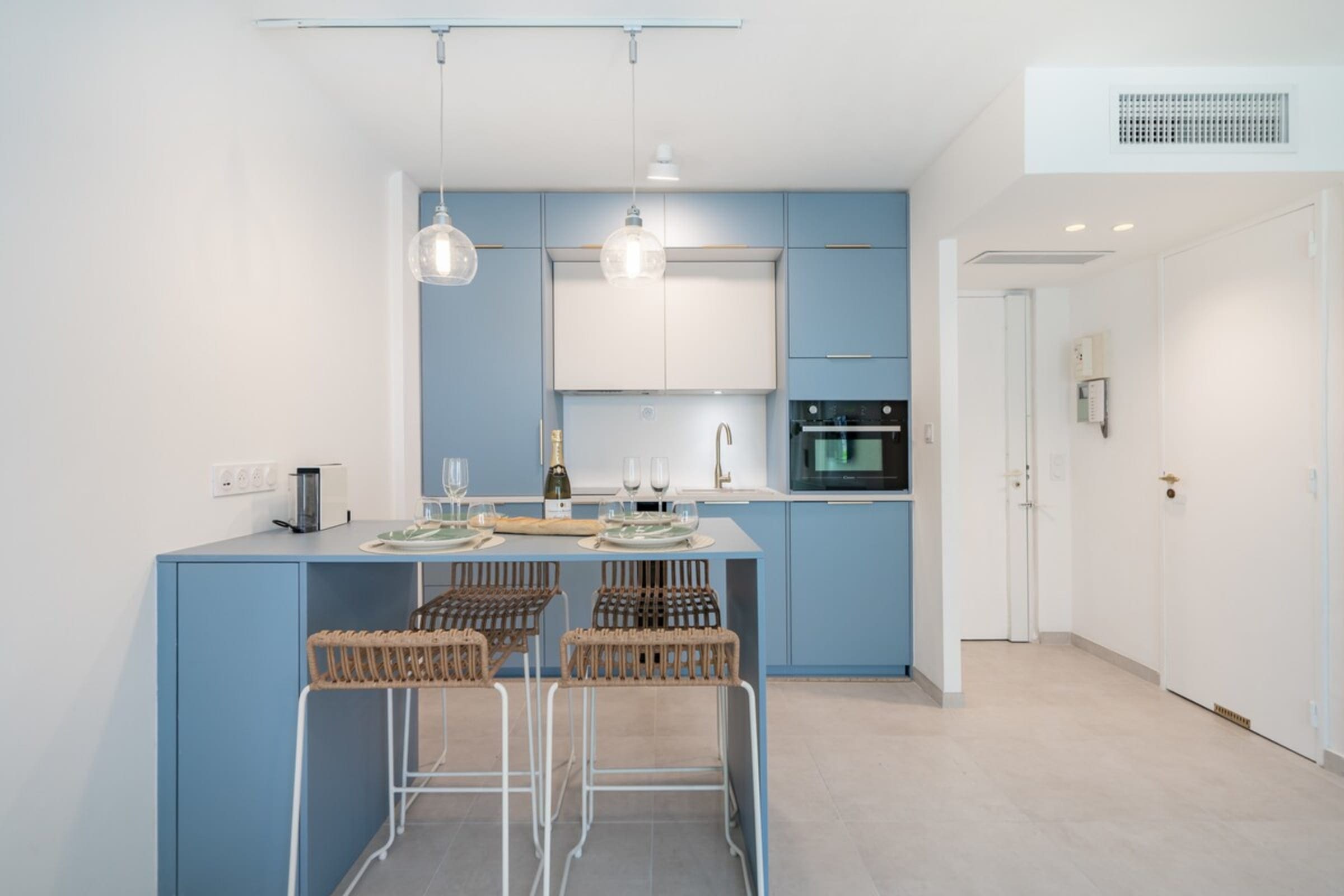 Château Boulevard Cannes: Elegant 1-Bedroom Apartment near Beaches and Shopping, Cannes