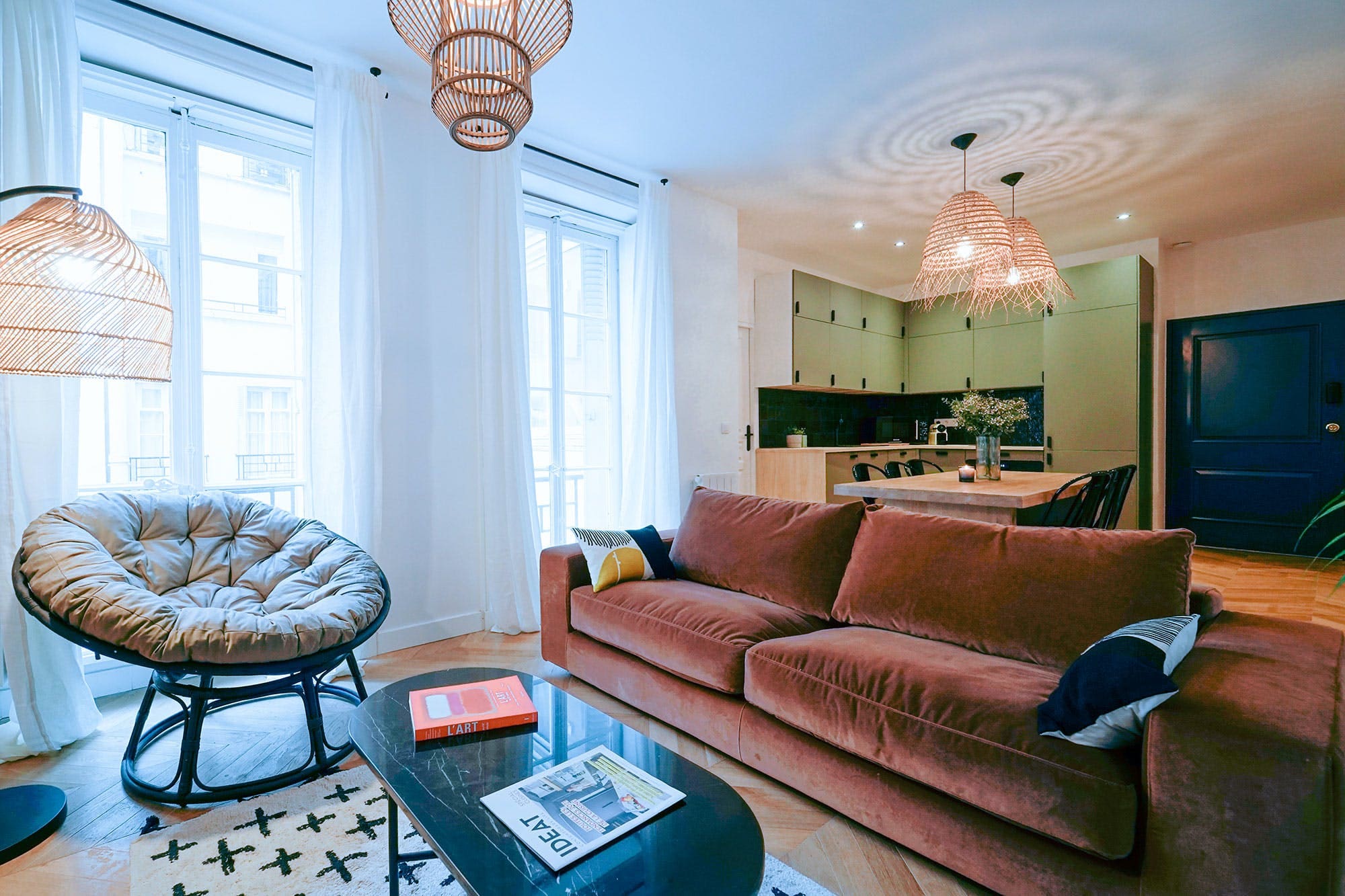 Château Boulevards Paris: Elegant 2-Bedroom Apartment with Sauna, Grands Boulevards