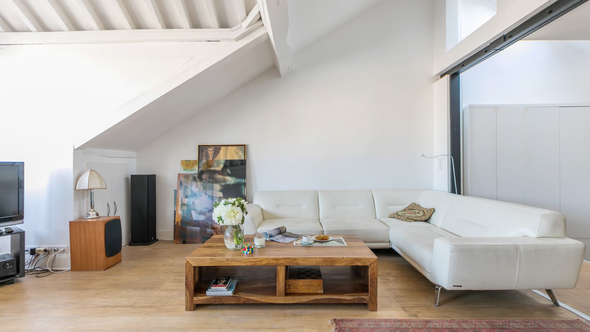 Château Brise-Paris: Charming 1-Bedroom Apartment with Terrace Views, Île Saint Louis