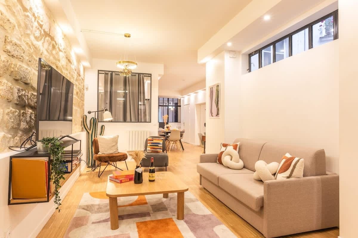 Château Butte Montmartre Montmartre Sacré-Coeur: 4-Bedroom Family-Friendly Apartment with Home Cinema, Montmartre