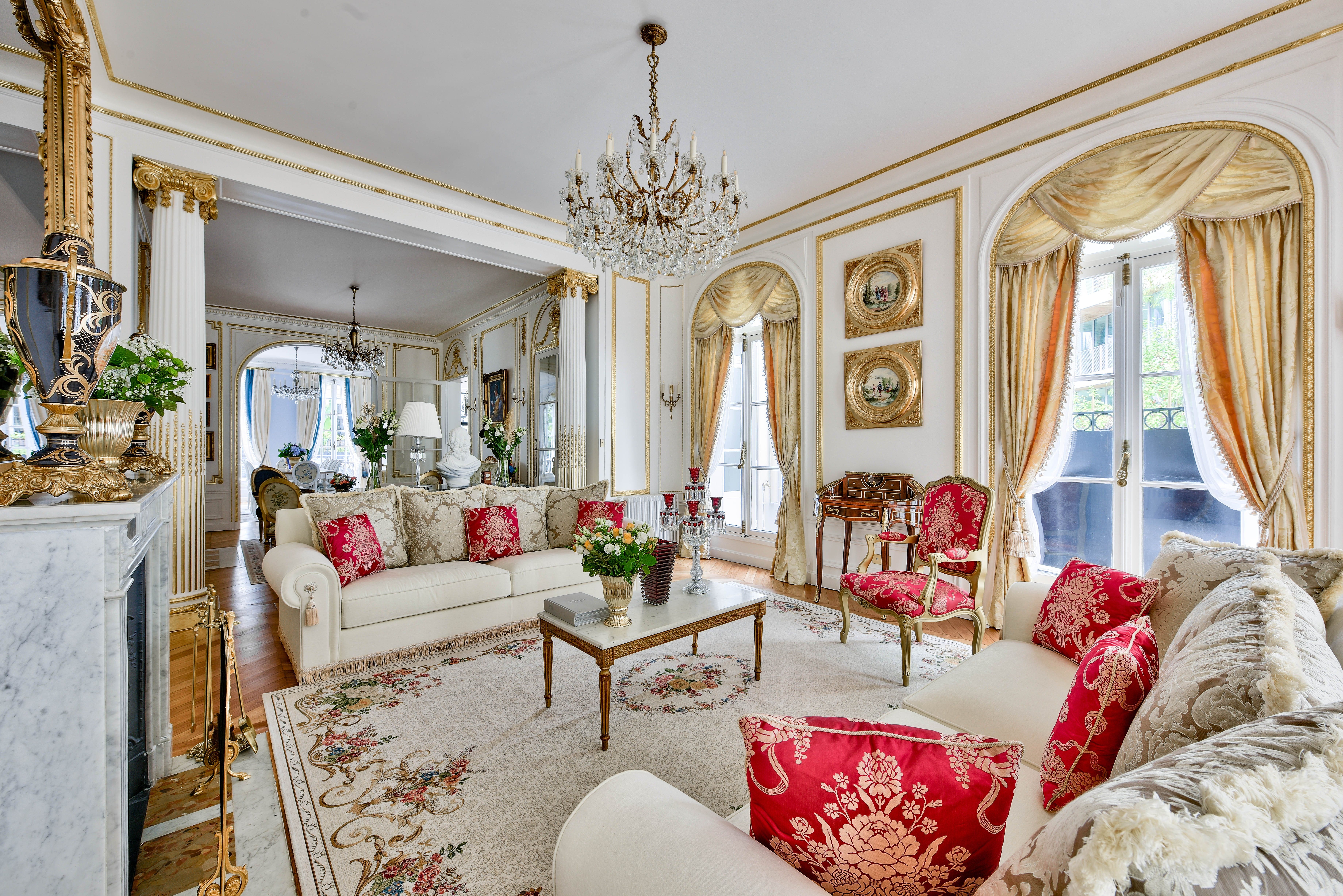 Château Carnot Paris: Opulent 5-Bedroom Apartment with Central Location, Paris