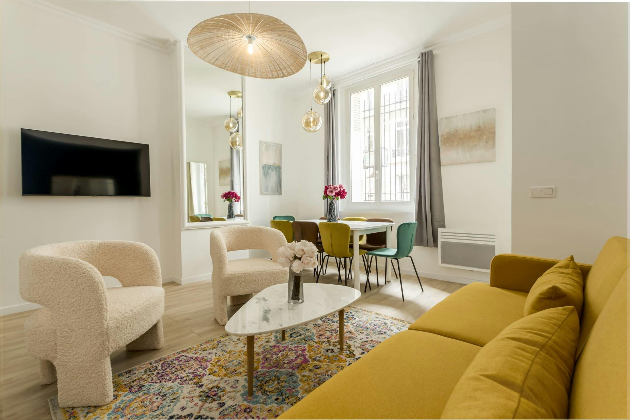 Château Célestin Paris: Elegant 3-Bedroom Luxury Apartment for Families, Opéra – Madeleine, Paris