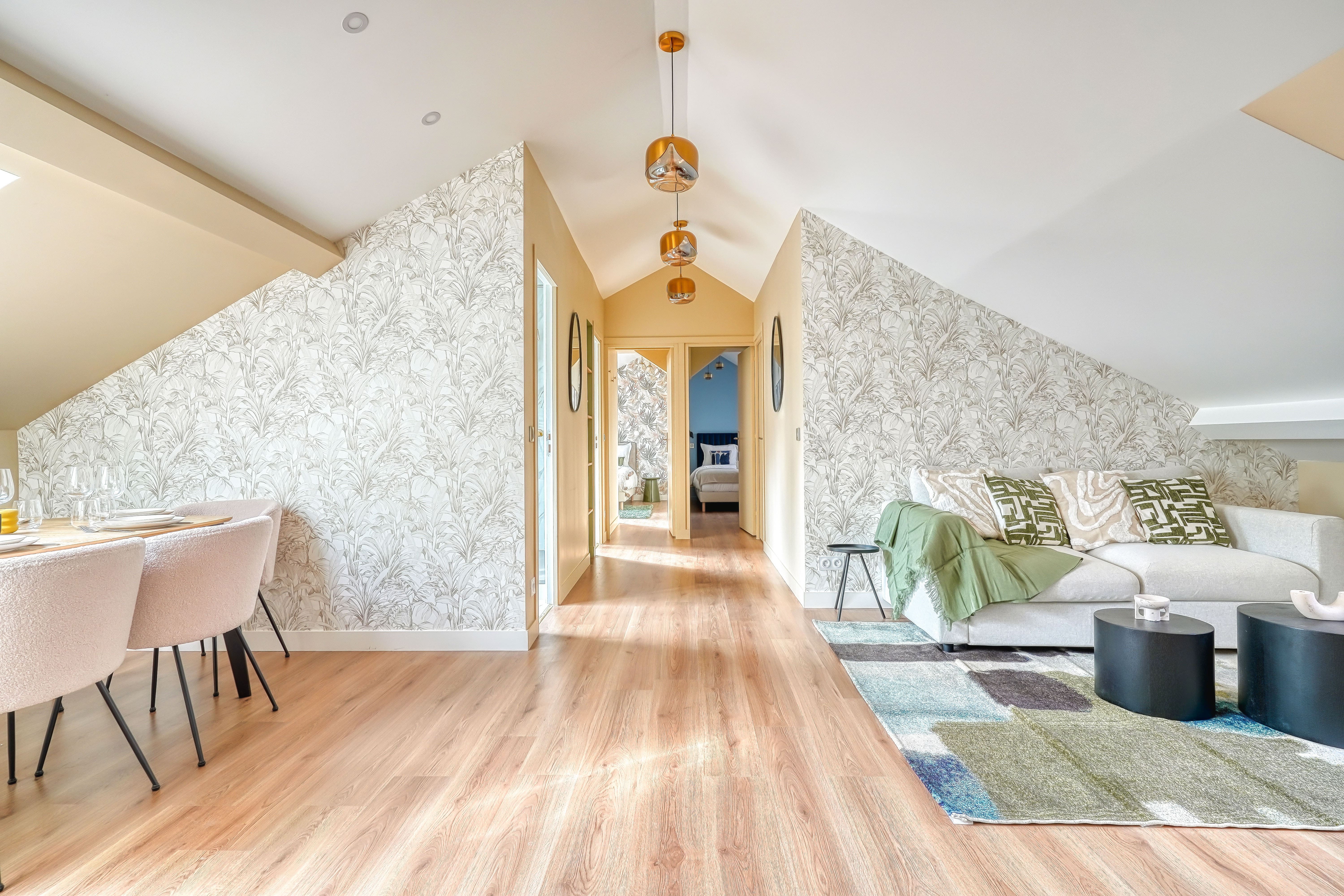 Château Champ-de-Mars Eiffel Tower 2: Stylish 3-Bedroom Apartment with Eiffel Tower Views, Paris