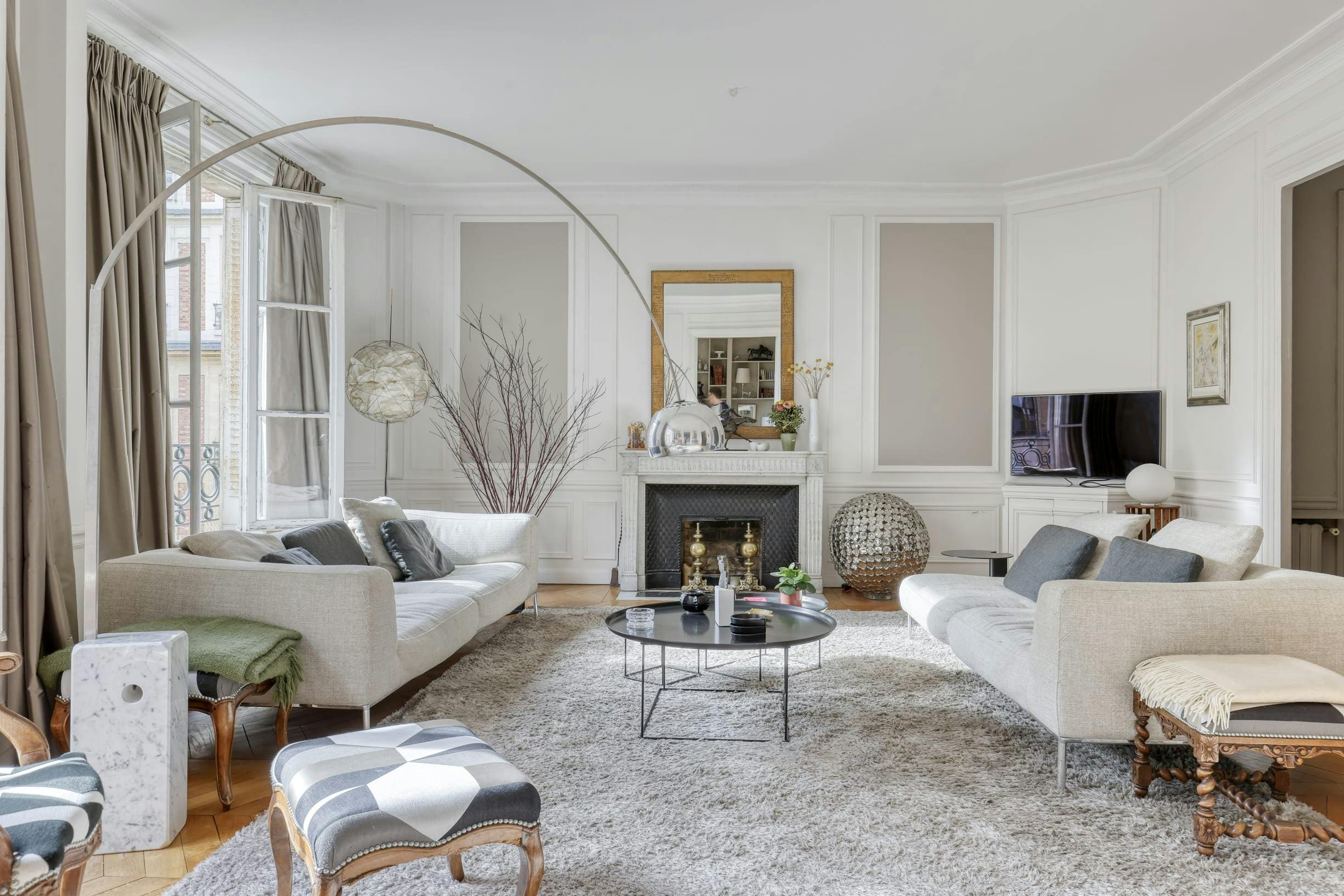 Château Champ-de-Mars Eiffel Tower 5: Spacious 5-Bedroom Luxury Apartment Near Eiffel Tower, Paris