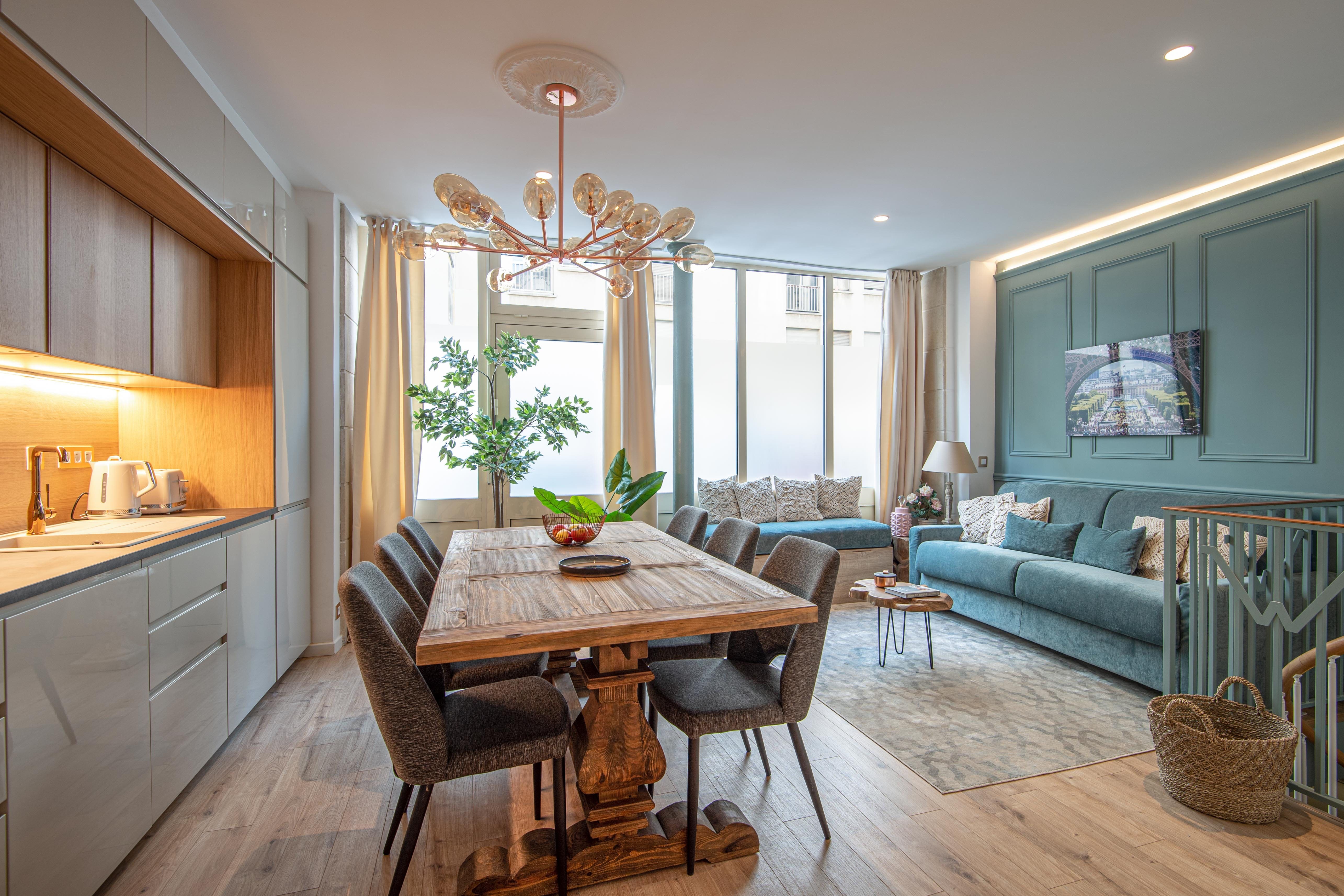 Château Champ-de-Mars: Spacious 3-Bedroom Luxury Apartment Near Eiffel Tower, Paris