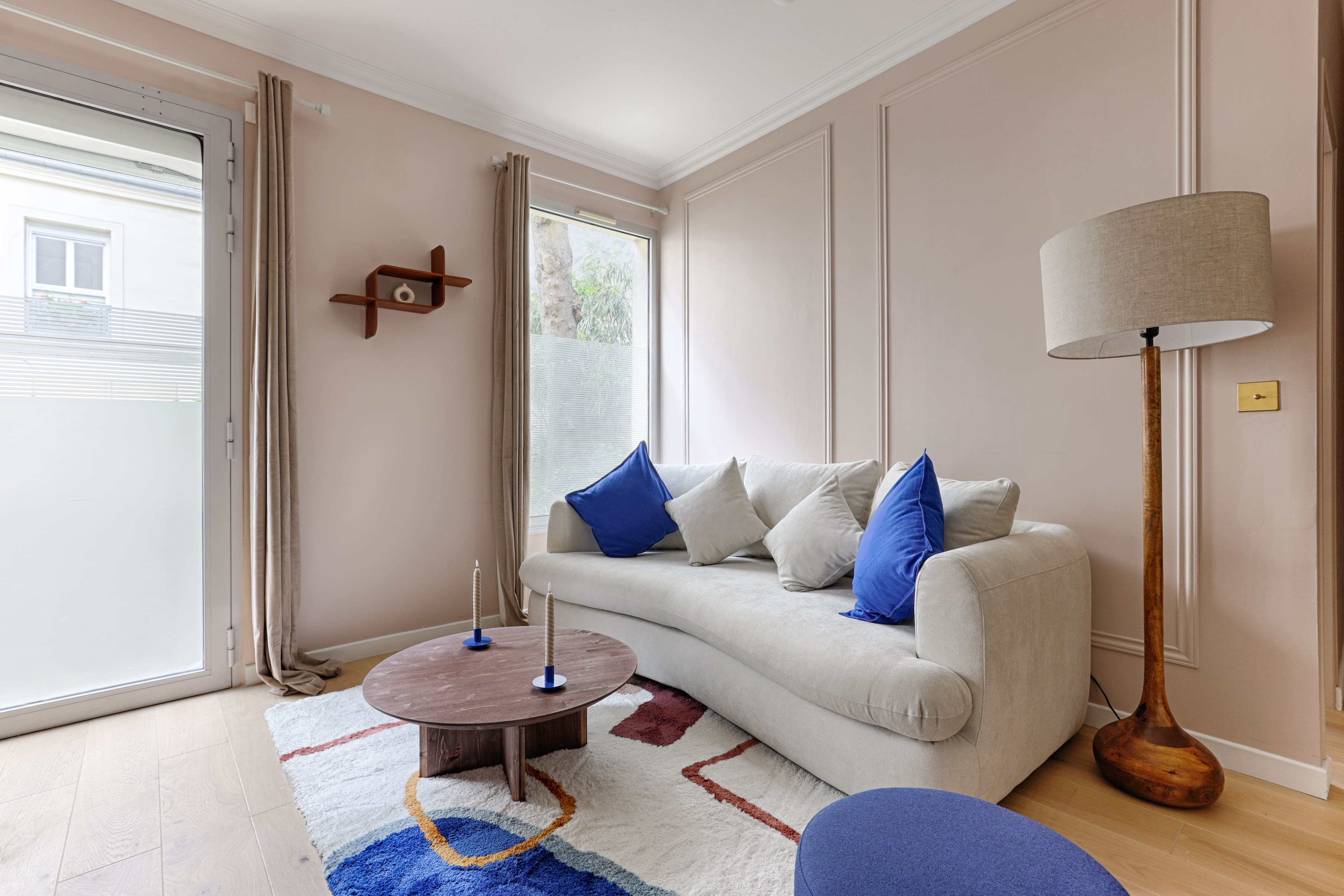 Château Clichy Paris: Spacious 3-Bedroom Apartment with Hot Tub, Opéra – Madeleine – Grands Magasins
