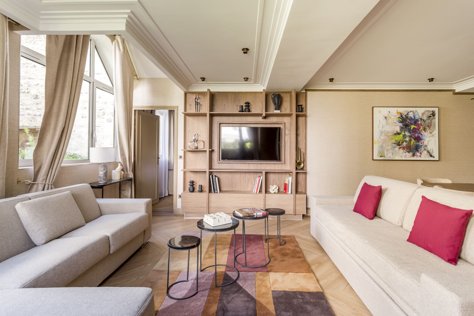 Château Clignancourt Paris: Elegant 2-Bedroom Apartment Near Eiffel Tower, Paris