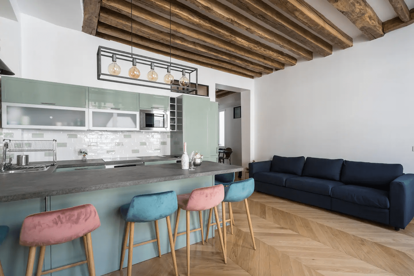 Château Cloche Montorgueil: 3-Bedroom Apartment with Rustic Charm, Paris Montorgueil