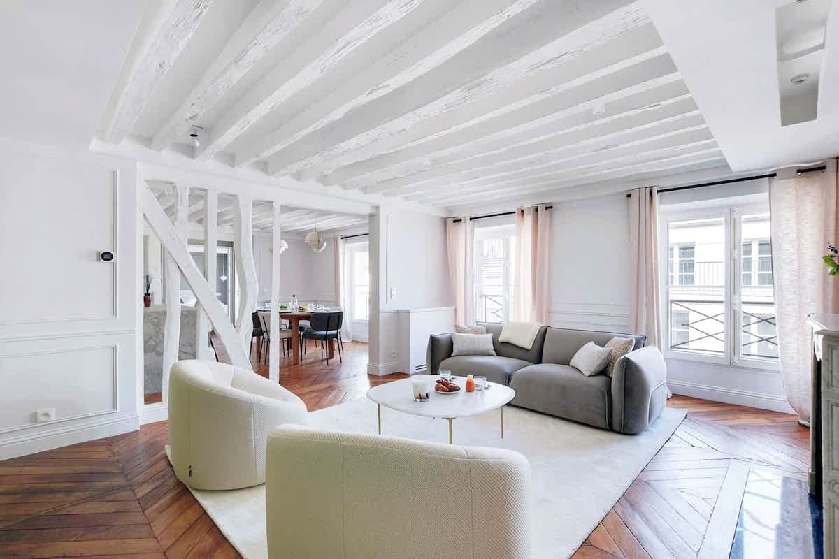 Château Concorde Paris: Elegant 3-Bedroom Apartment with Air Con, Opéra – Madeleine – Grands Magasins