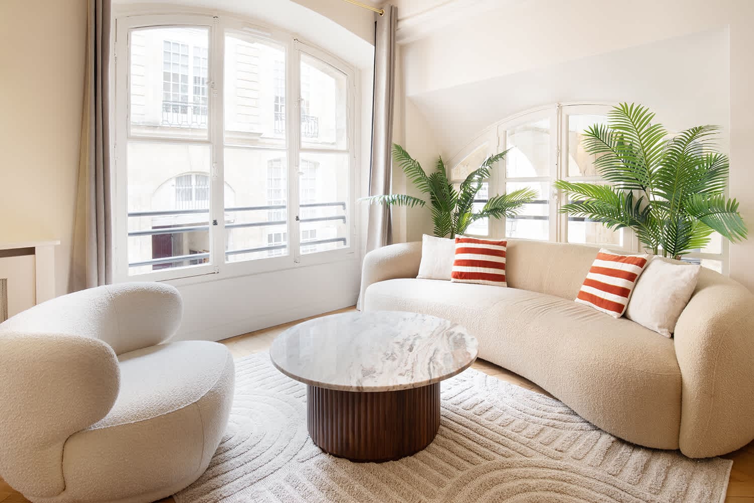 Château Coquelicot Paris: Elegant 2-Bedroom Apartment Suitable for Families, Louvre – Palais Royal