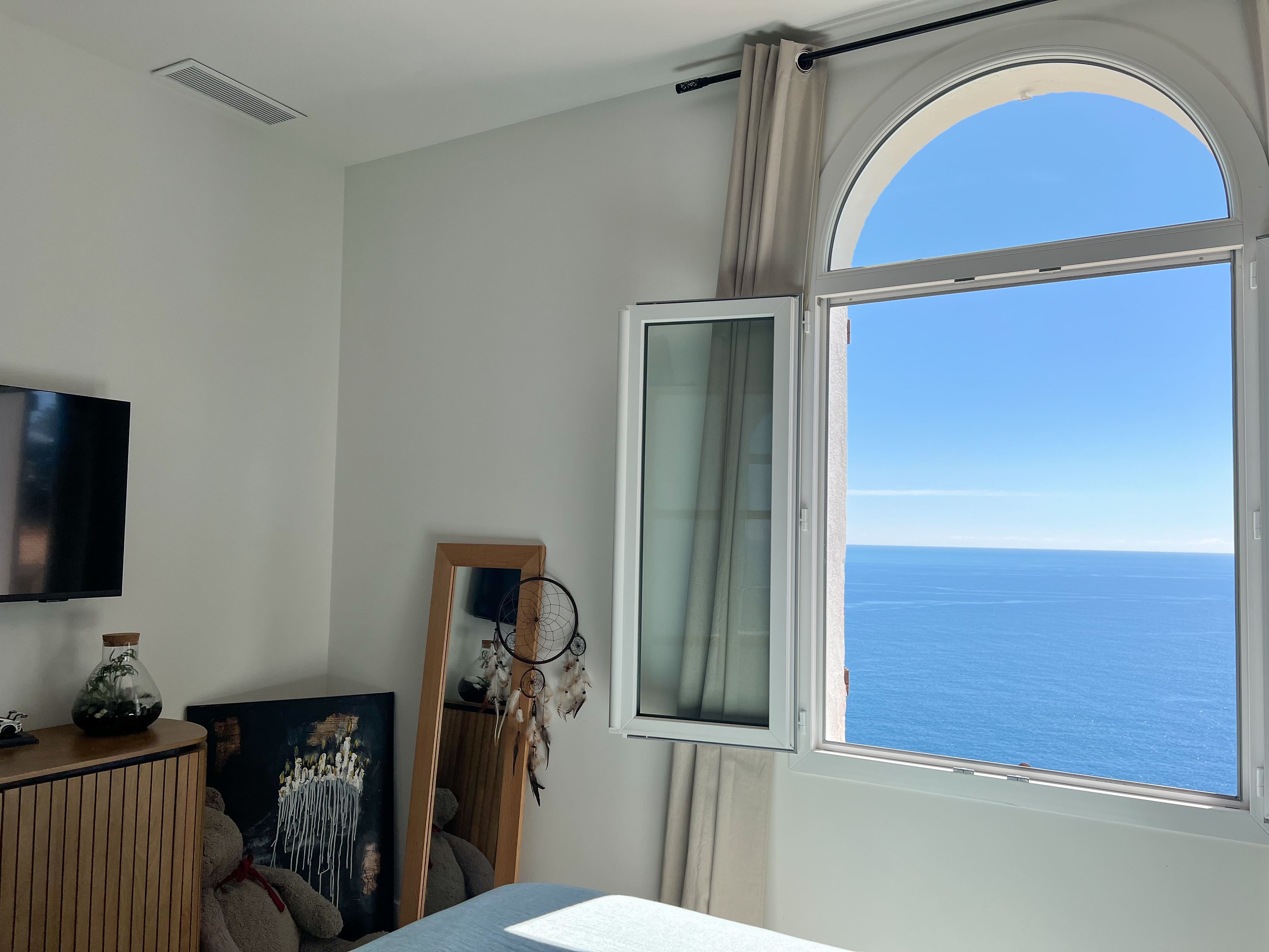Château Corniche Théoule: Elegant 3-Bedroom Chateau with Hot Tub and Sea Views, French Riviera