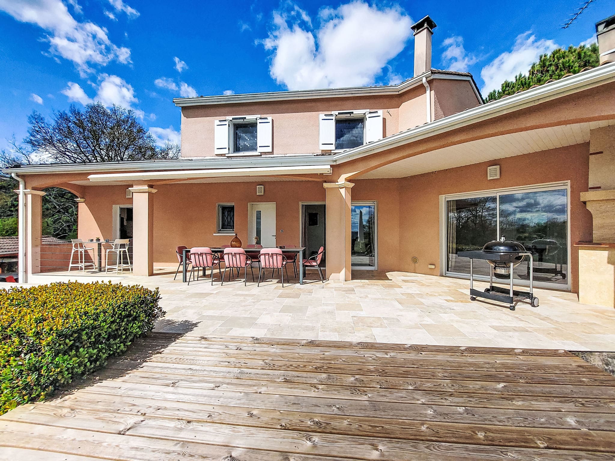 Chateau Couserans Villeneuve: Stunning 5-Bedroom Private Pool Villa with Modern Amenities in Southwest France