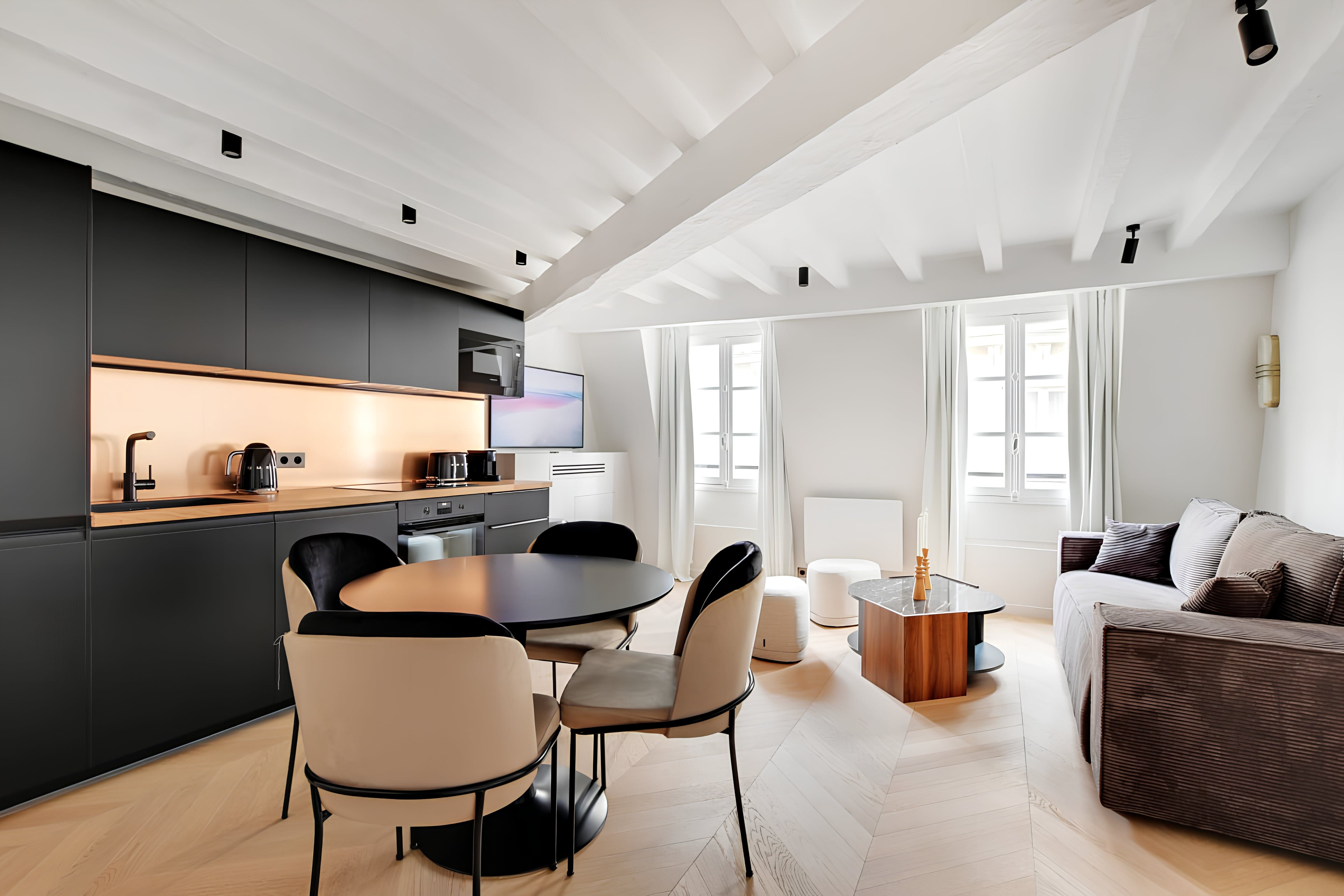 Château Danton Saint-Germain: Luxury 1-Bedroom Apartment with Air-Con, Saint Germain des Prés – Odéon