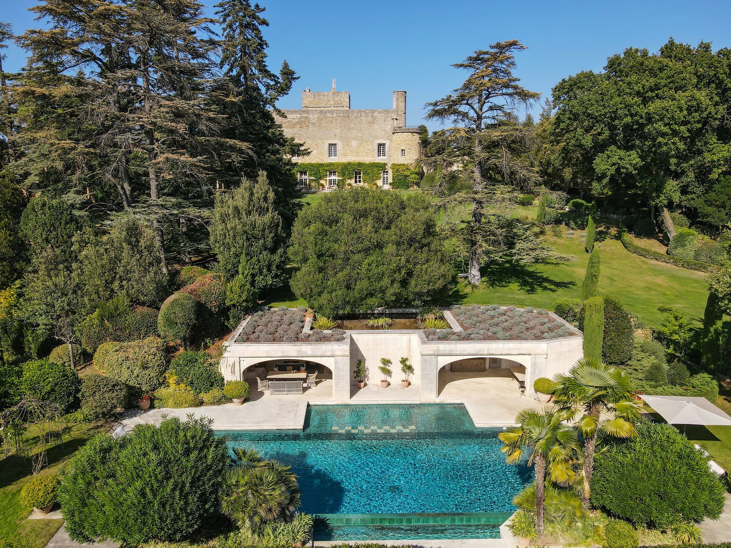 Château de la Provence: 21-Bedroom Château with Pool and Tennis Court, Saint-Rémy-de-Provence