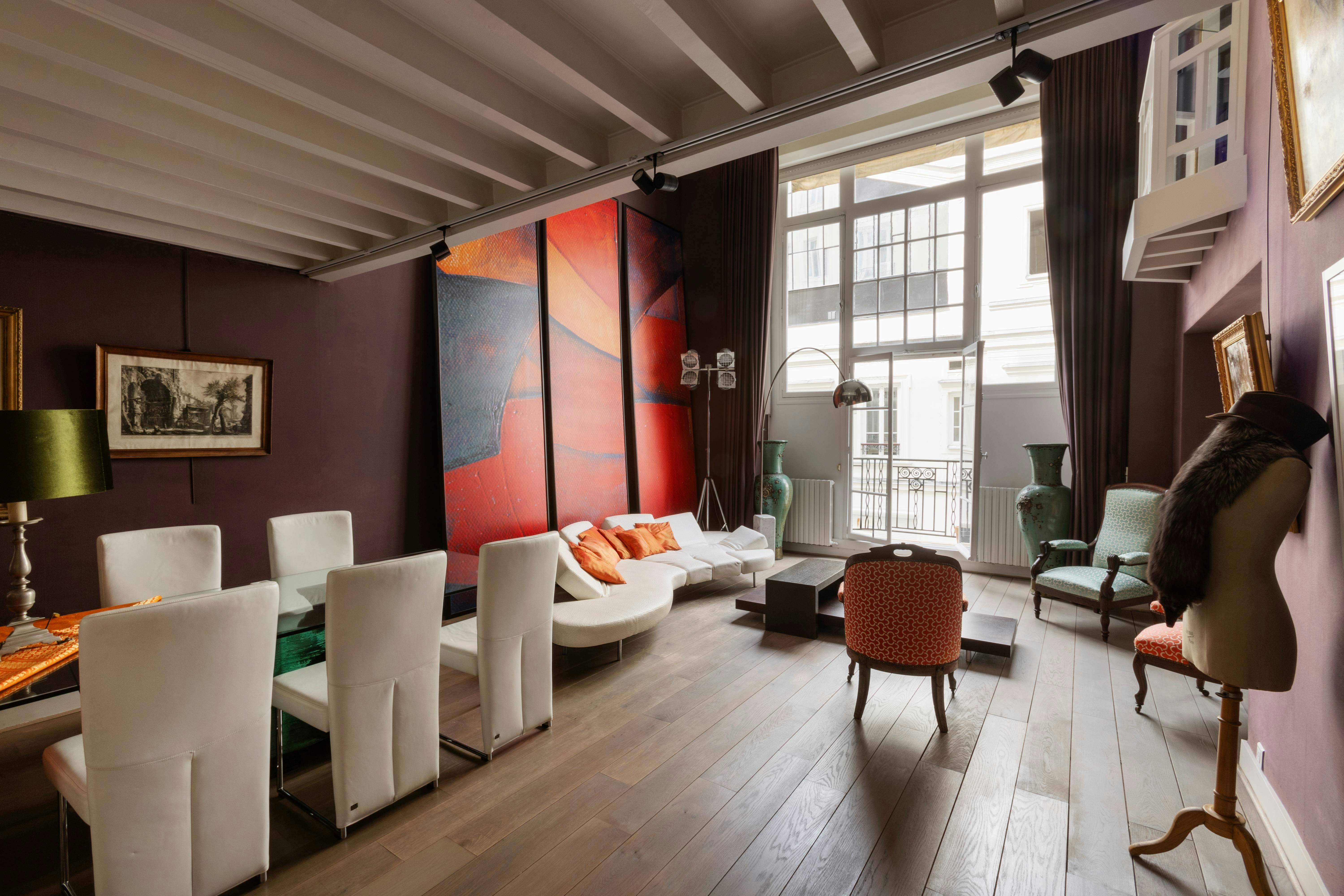 Château Élysée Paris Arc de Triomphe – Champs-Élysées 3: Elegant 2-Bedroom Townhouse with Unique Vintage Style, Arc de Triomphe – Champs-Élysées