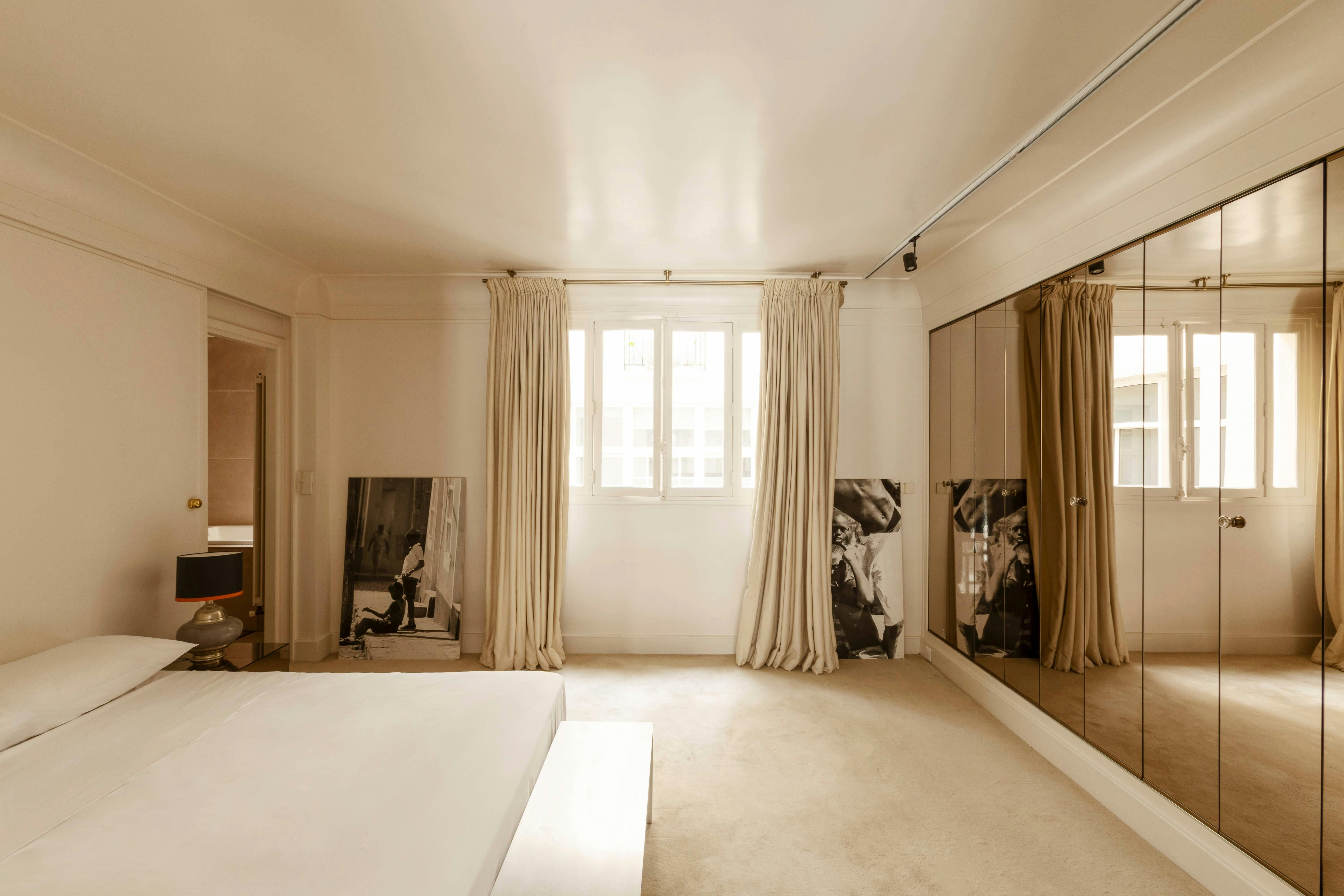 Château Élysée Paris Arc de Triomphe – Champs-Élysées 3: Elegant 2-Bedroom Townhouse with Unique Vintage Style, Arc de Triomphe – Champs-Élysées