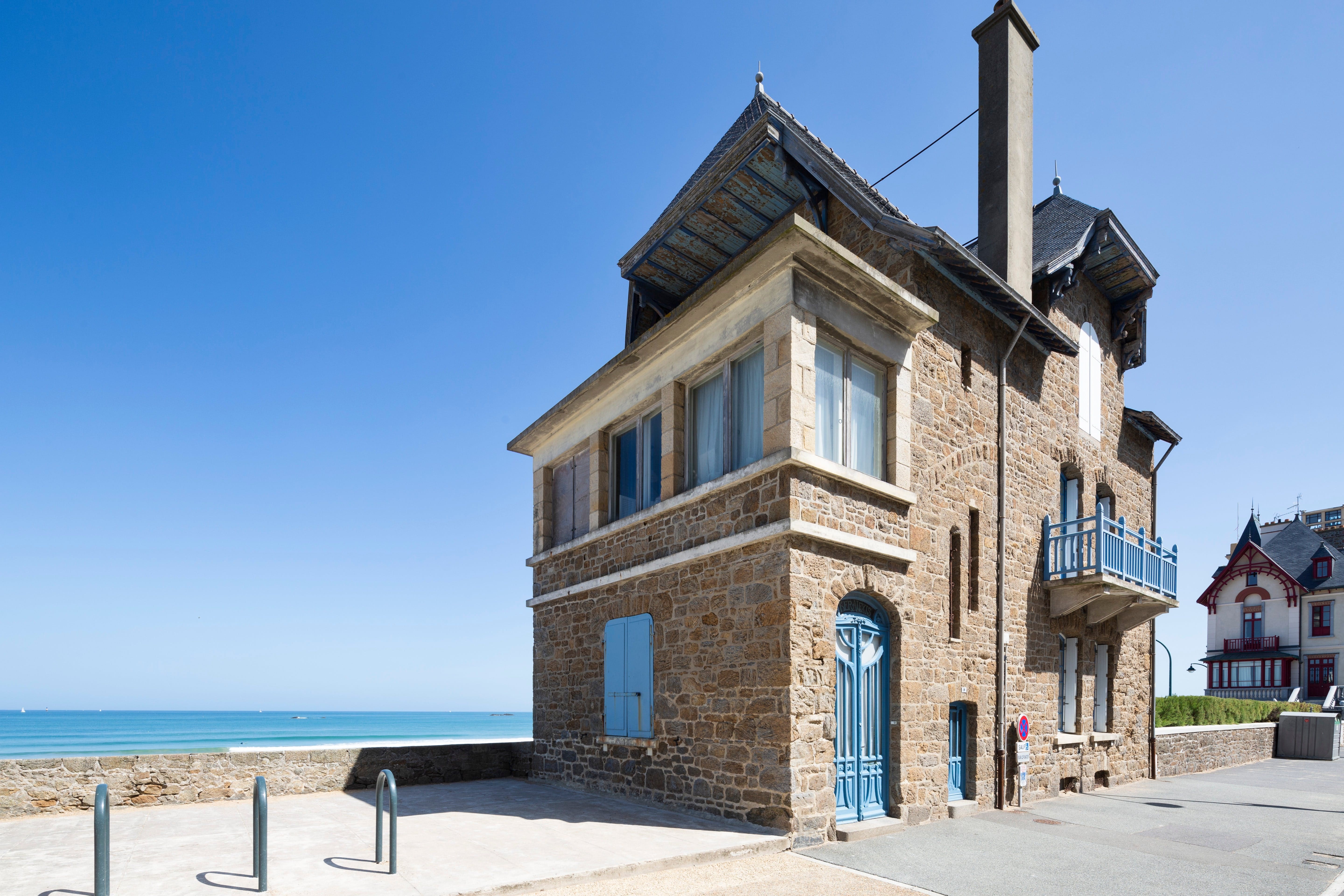 Château Émeraude Saint-Malo: Spacious 4-Bedroom Apartment with Seaview and Beach Access, Saint-Malo