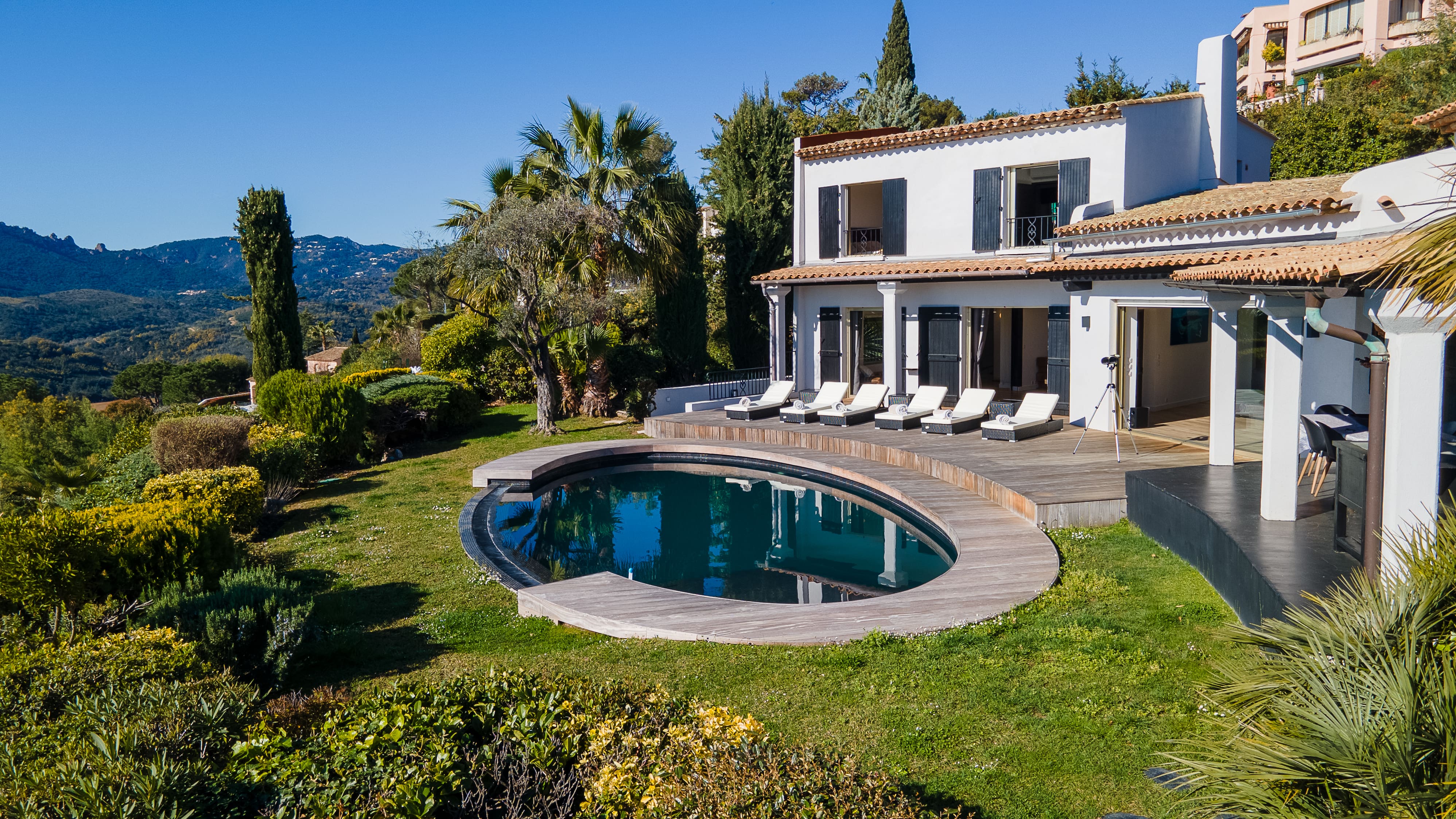 Château Estérel Cannes: 4-Bedroom Luxury Villa with Pool and Sea Views, Cannes